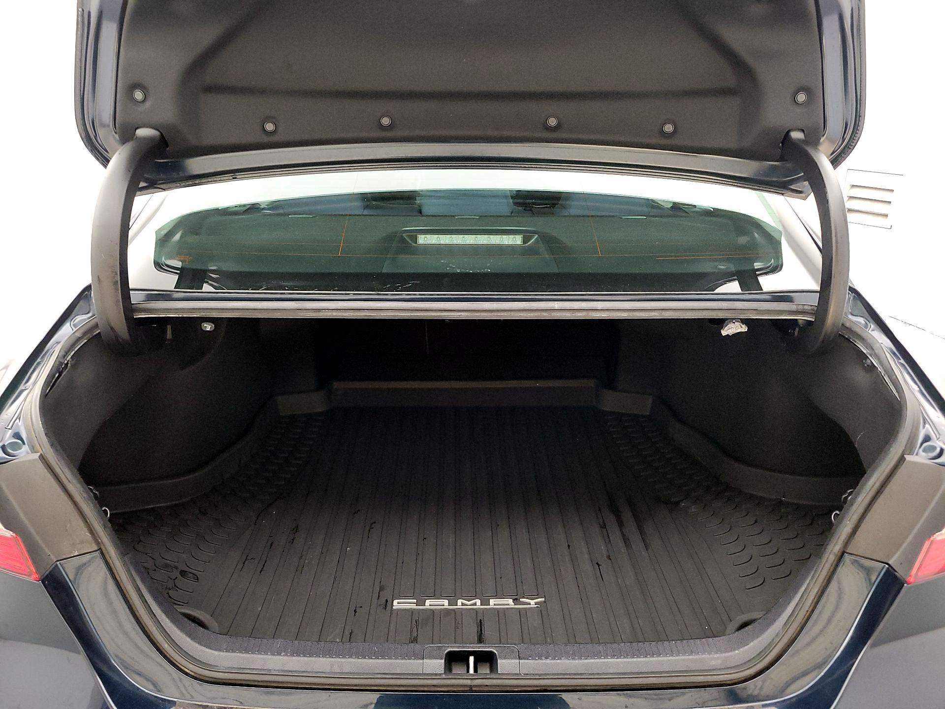 Thumbnail: 2020 Toyota Camry - 20