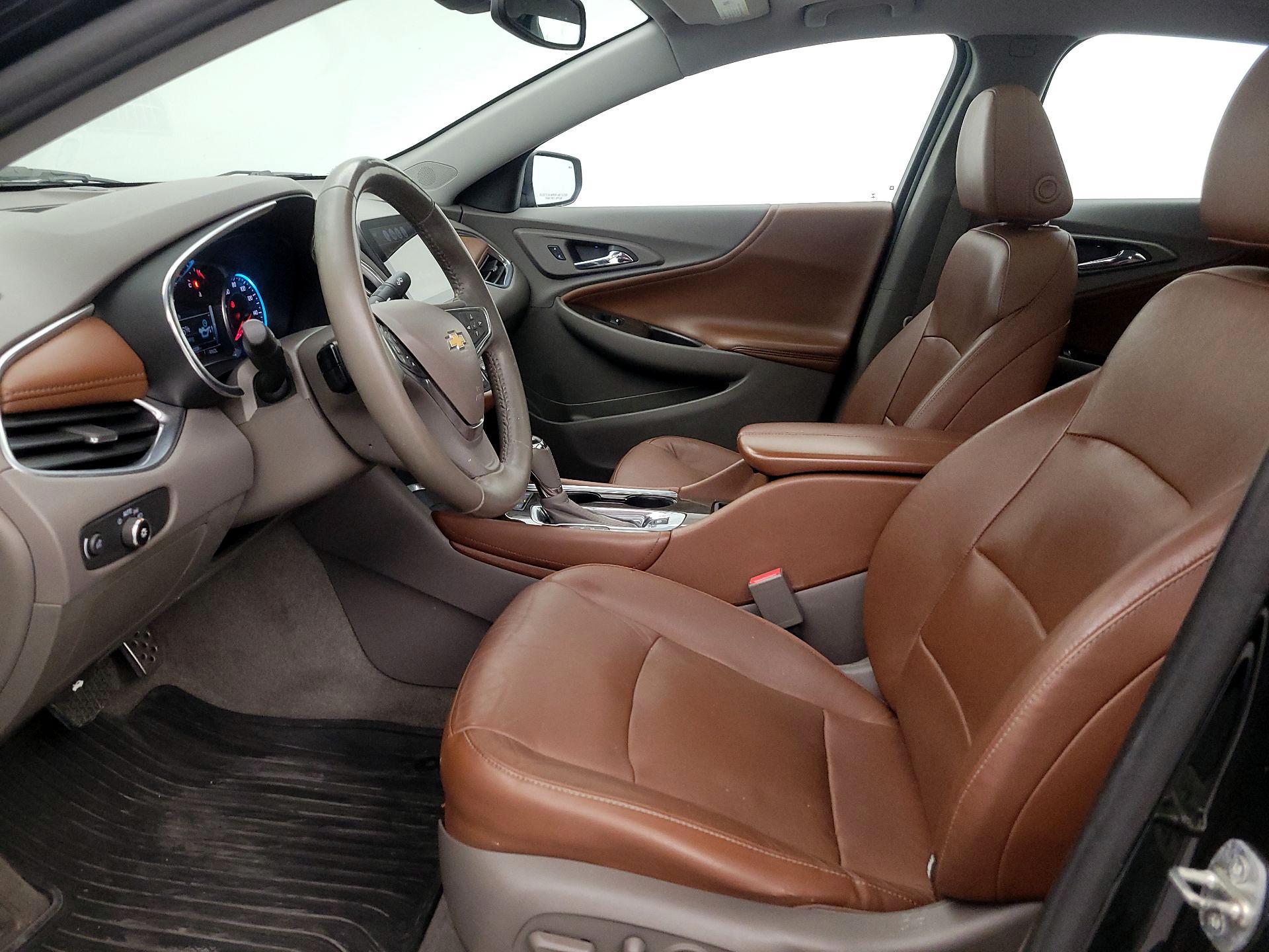 Thumbnail: 2016 Chevrolet Malibu - 11