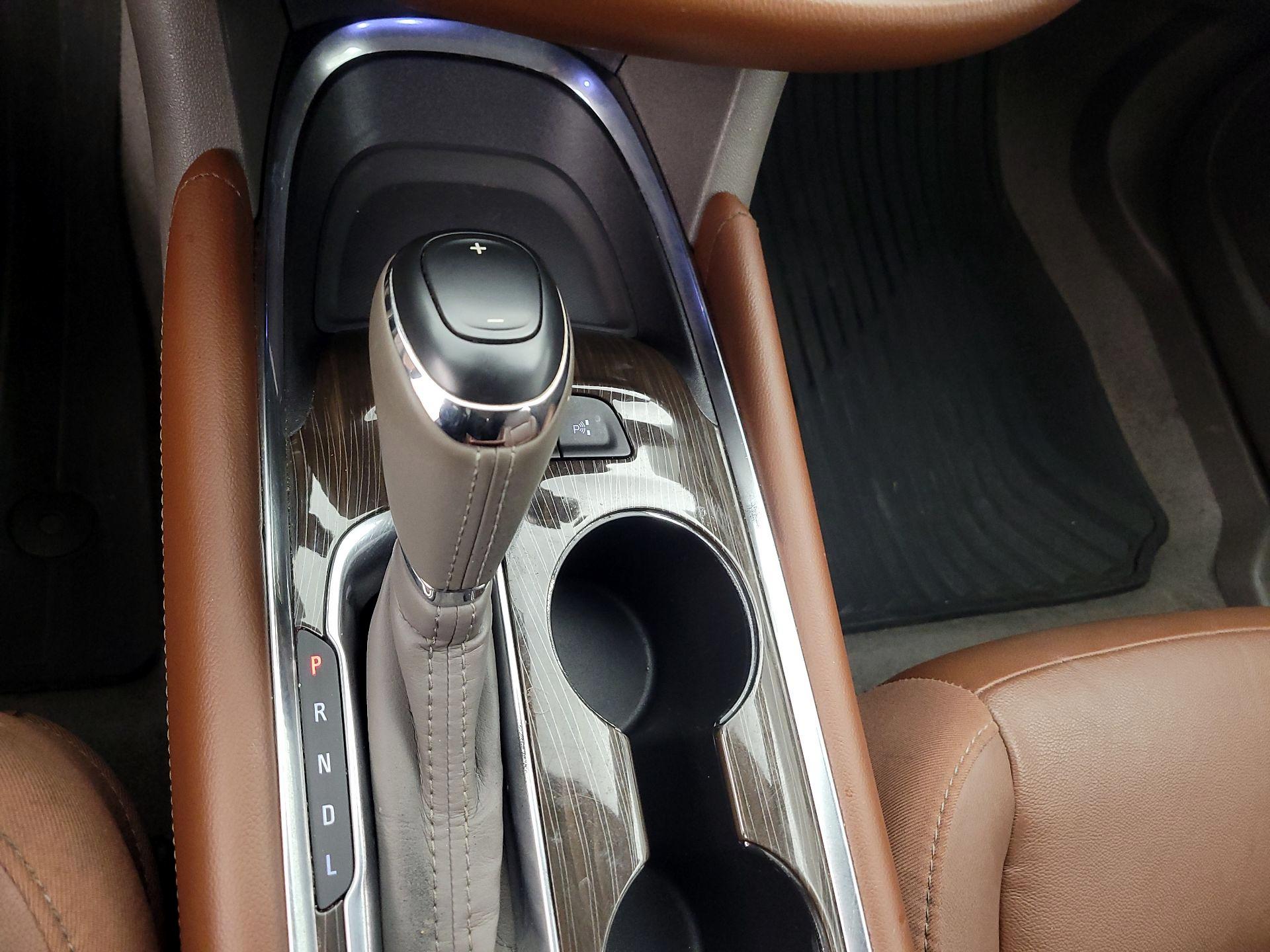 Thumbnail: 2016 Chevrolet Malibu - 17