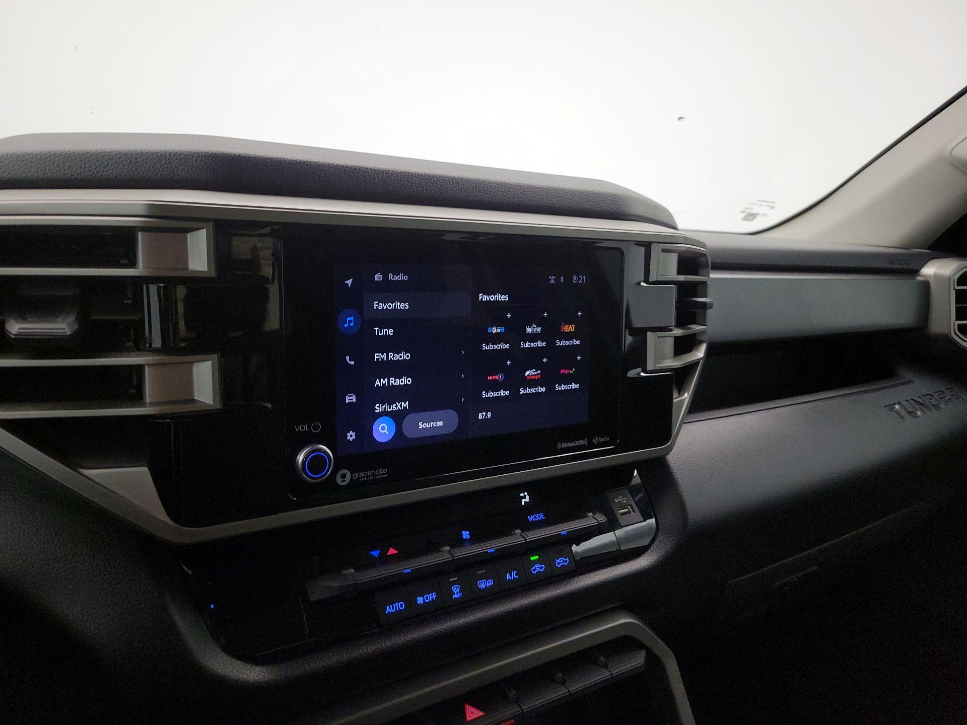 Thumbnail: 2022 Toyota Tundra - 15