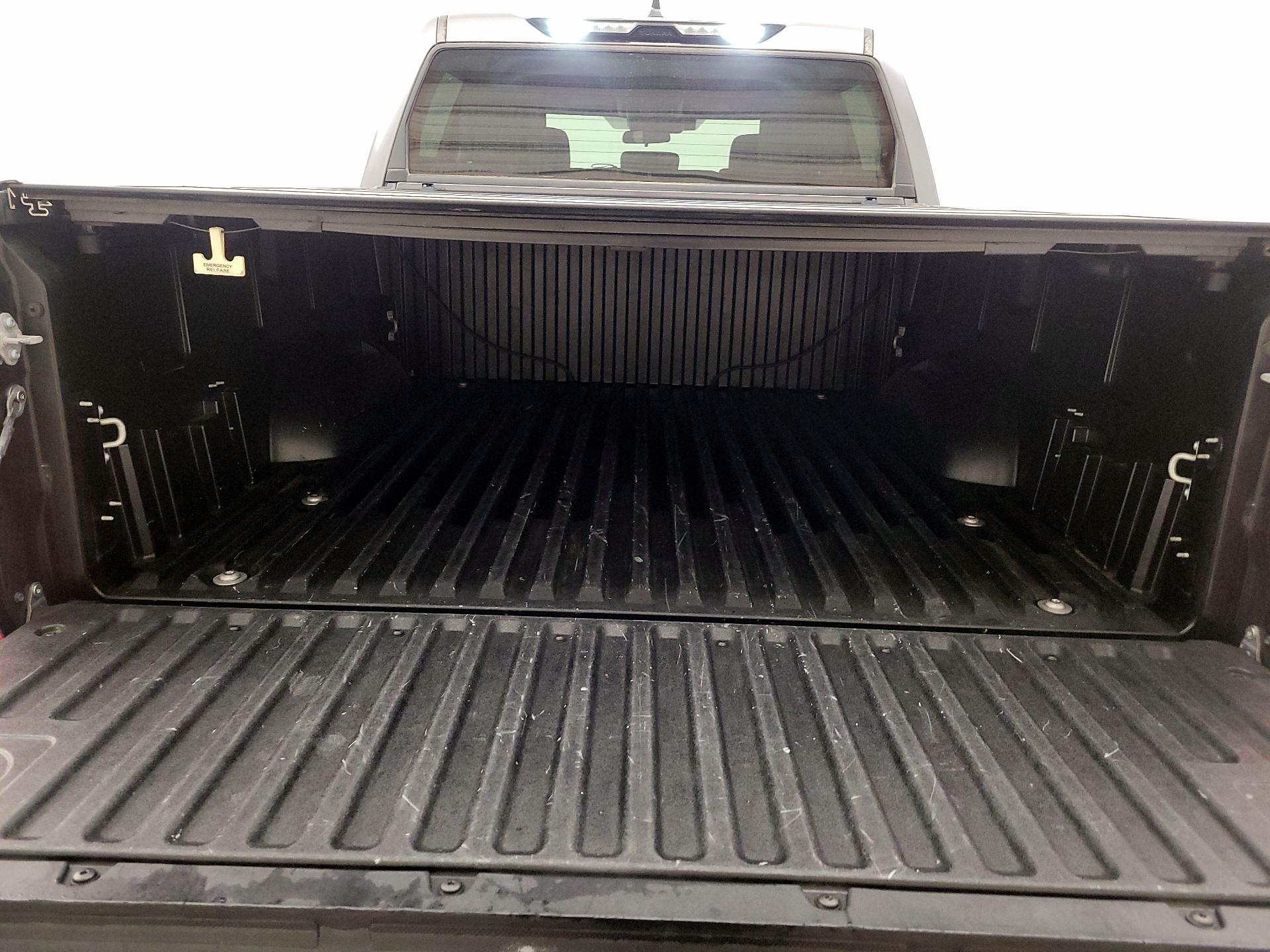 Thumbnail: 2022 Toyota Tundra - 19