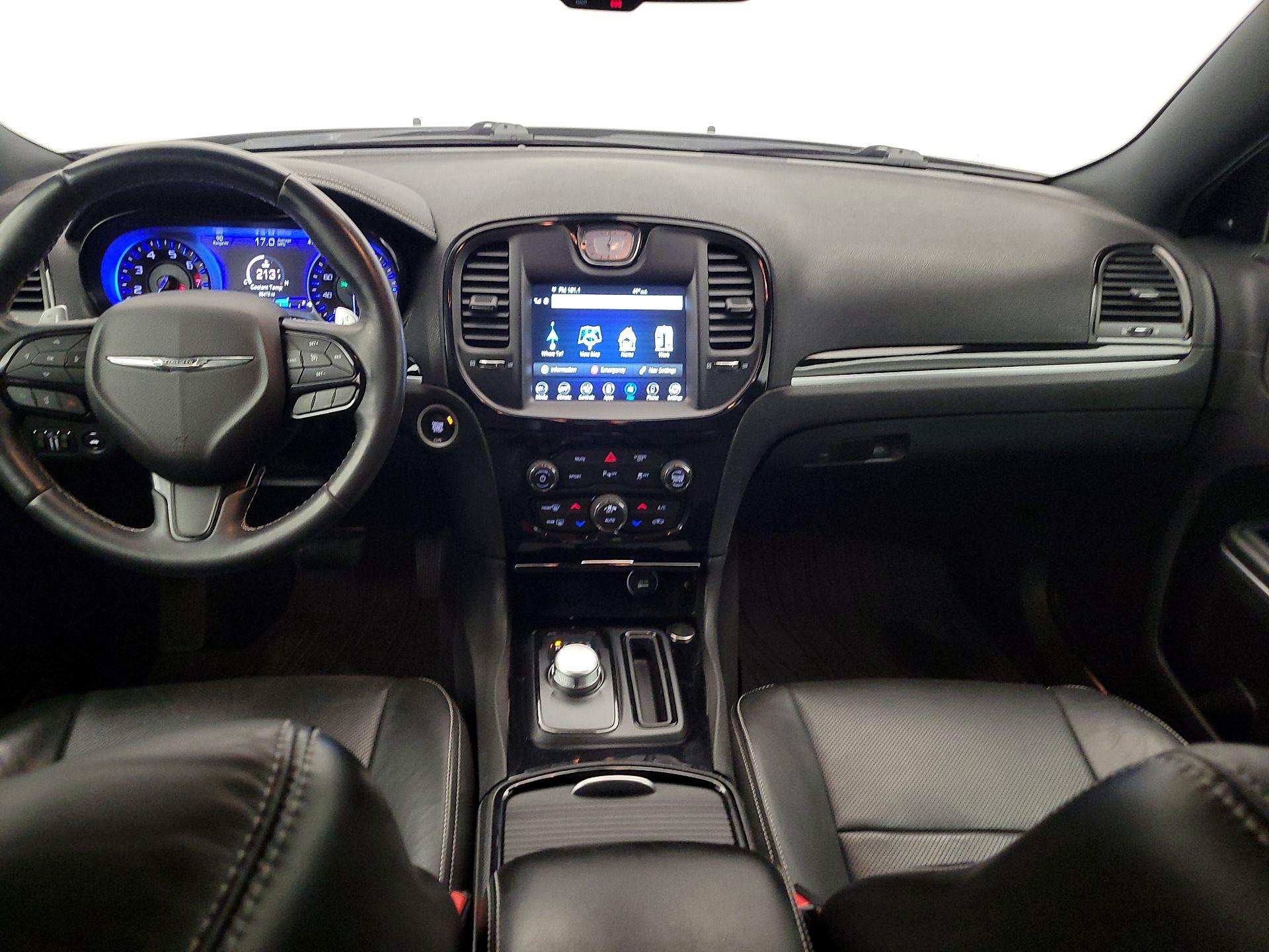 Thumbnail: 2018 Chrysler 300 - 9