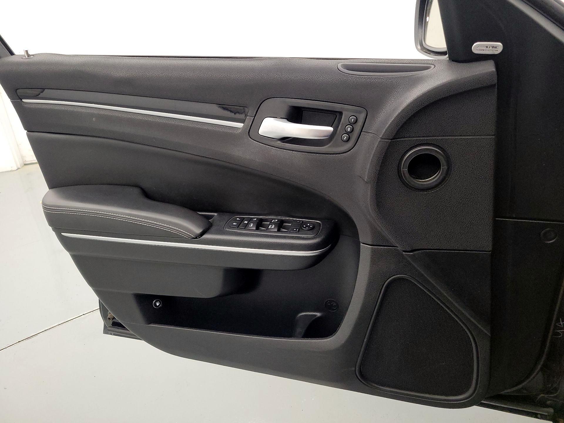 Thumbnail: 2018 Chrysler 300 - 12