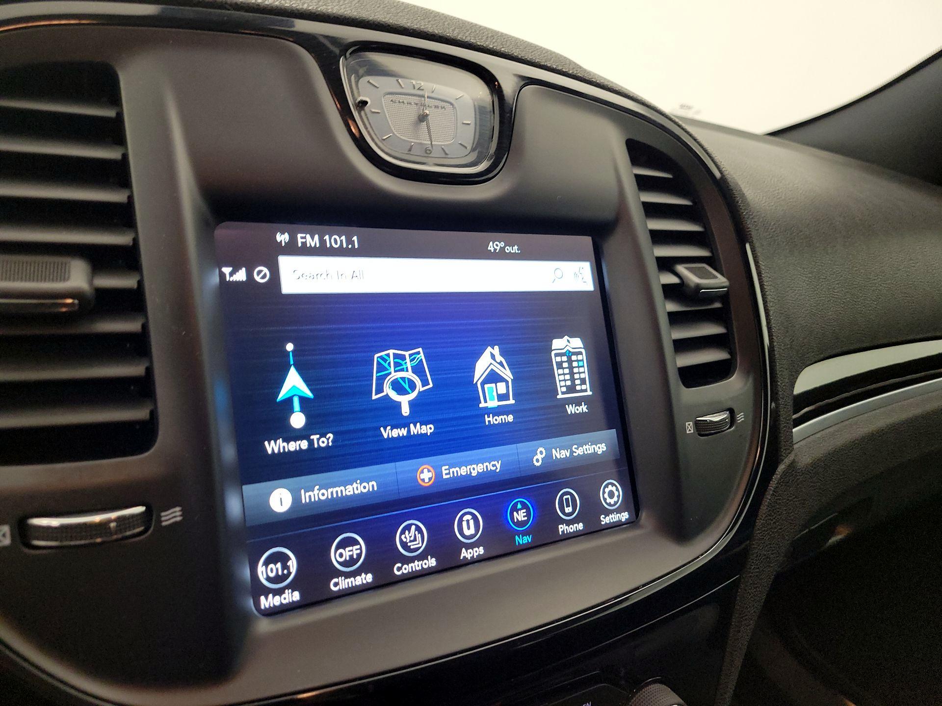 Thumbnail: 2018 Chrysler 300 - 14