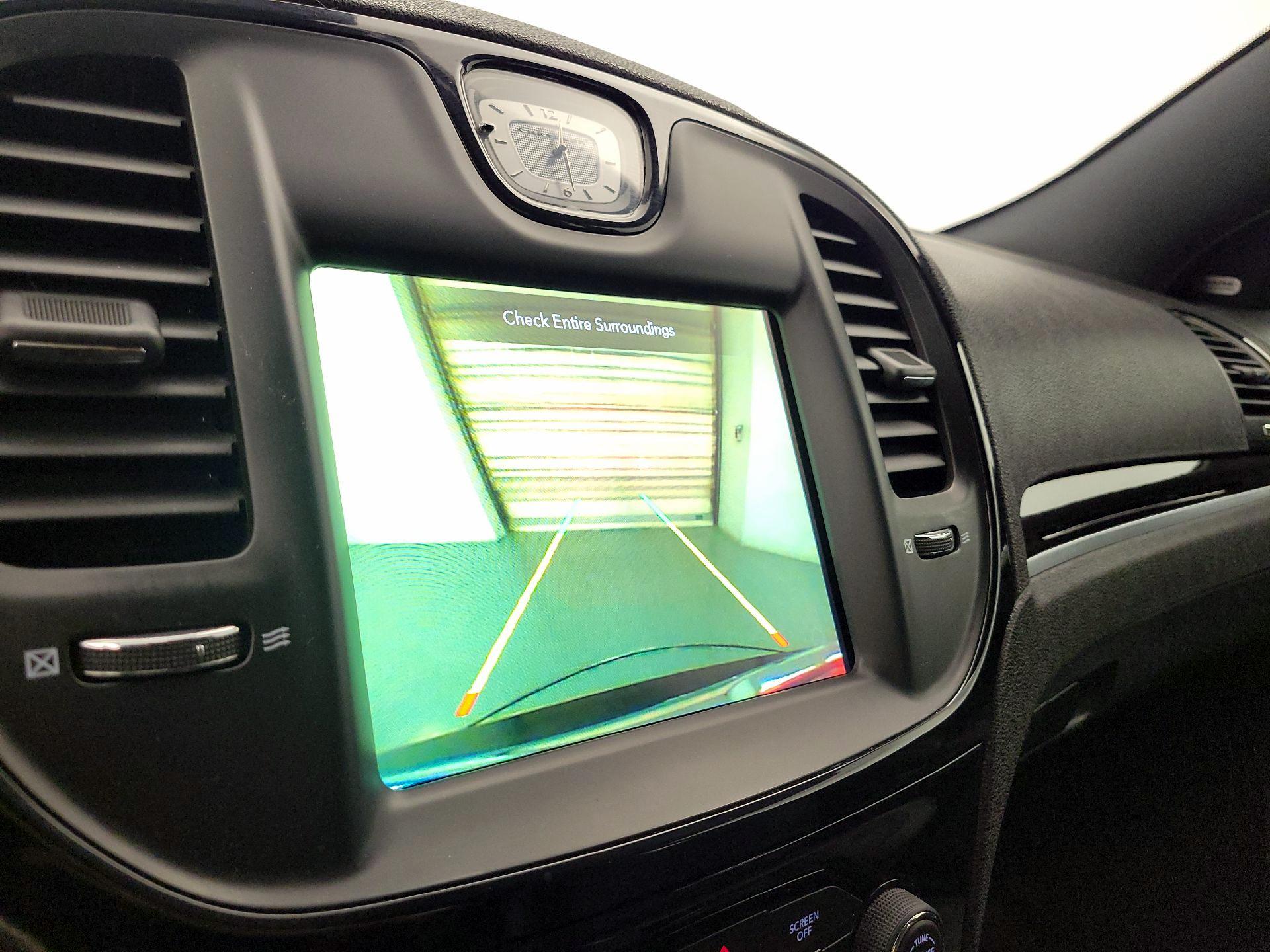 Thumbnail: 2018 Chrysler 300 - 15