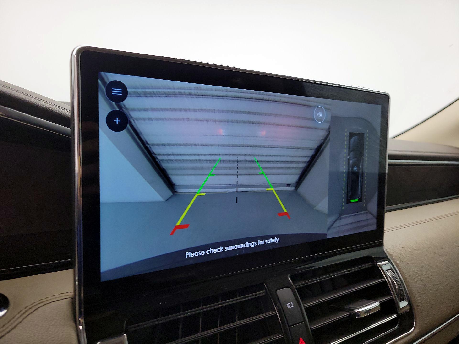 Thumbnail: 2023 Lincoln Navigator L - 15