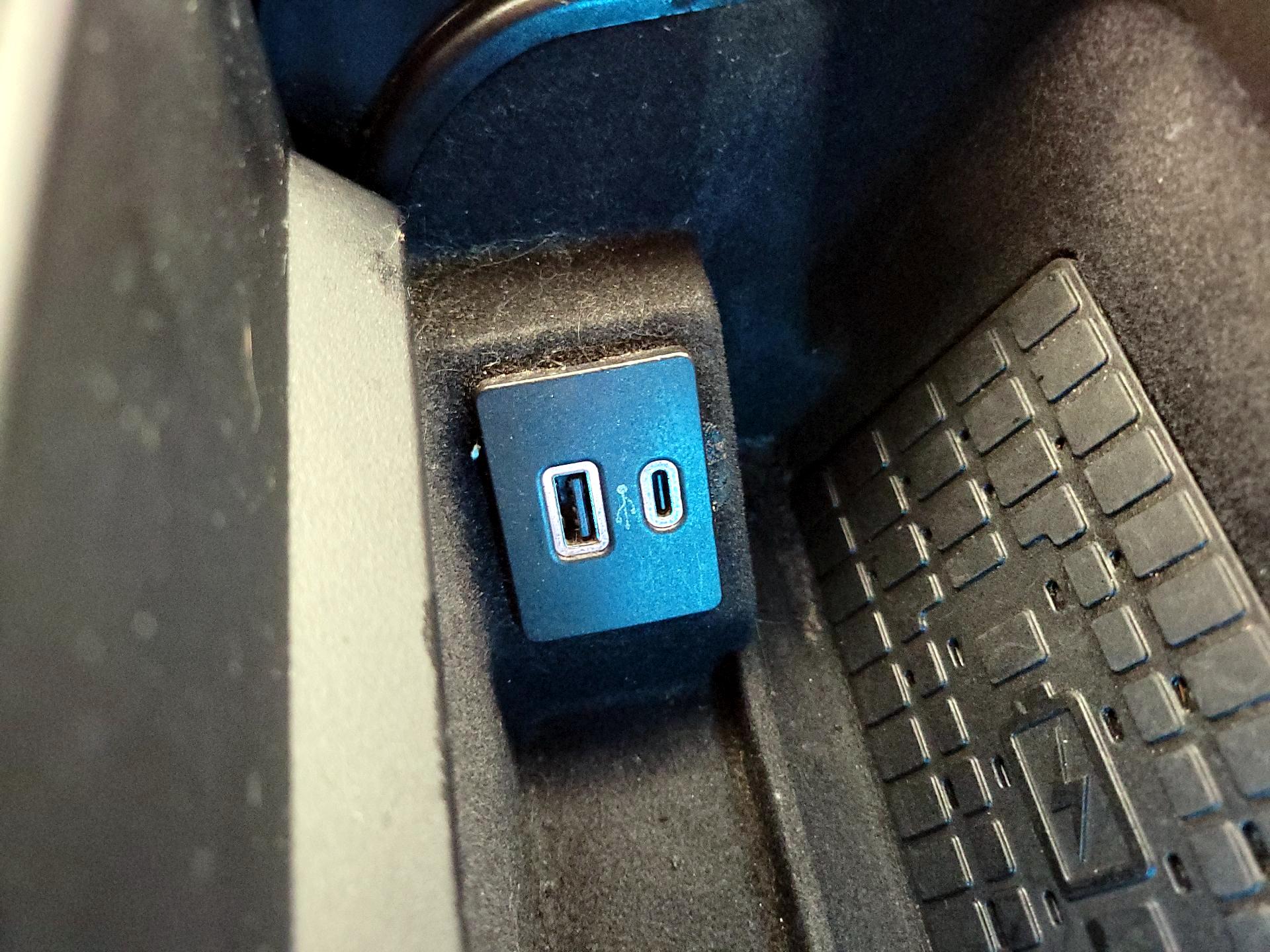 Thumbnail: 2023 Lincoln Navigator L - 19