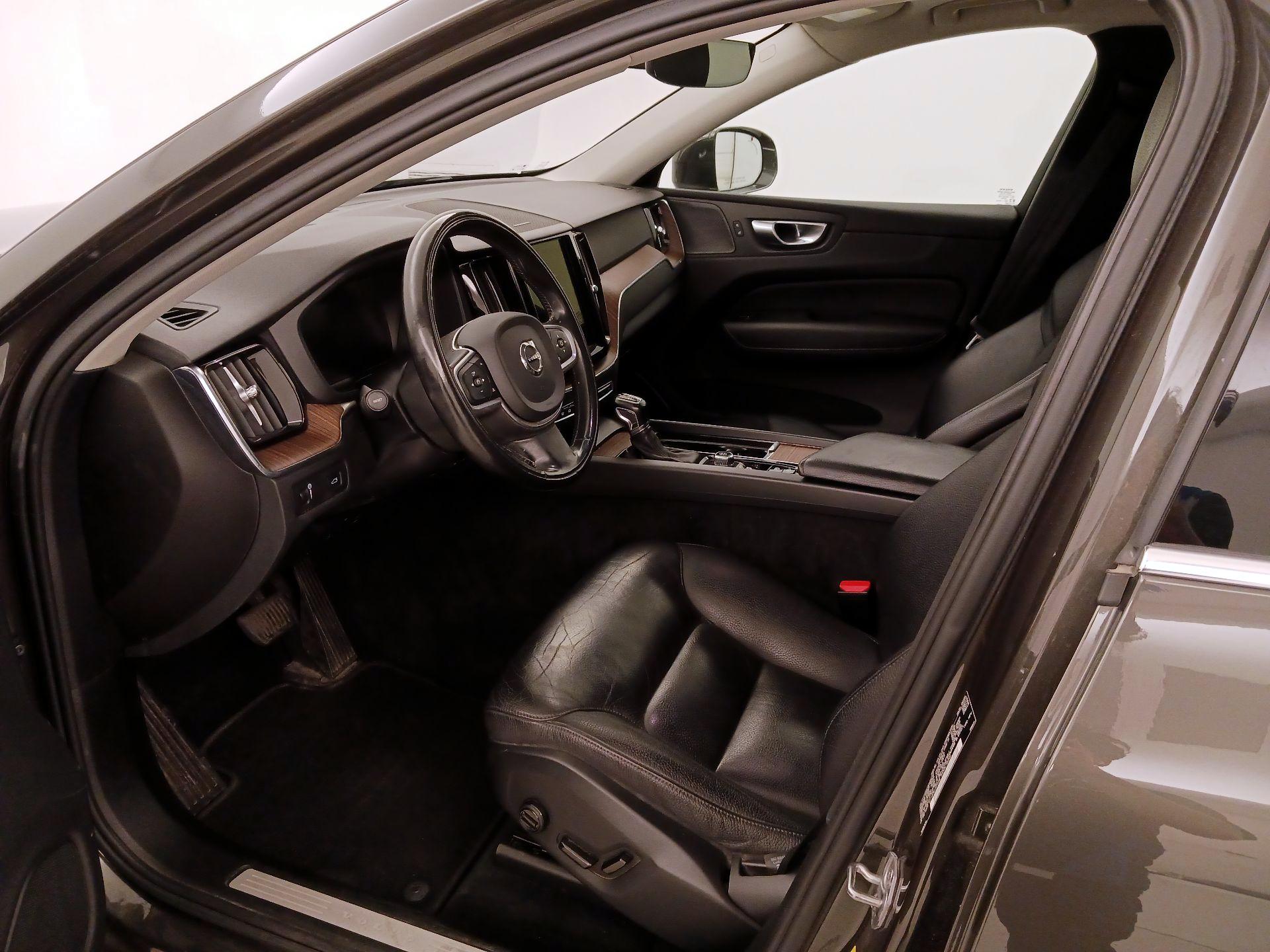 Thumbnail: 2021 Volvo XC60 - 11