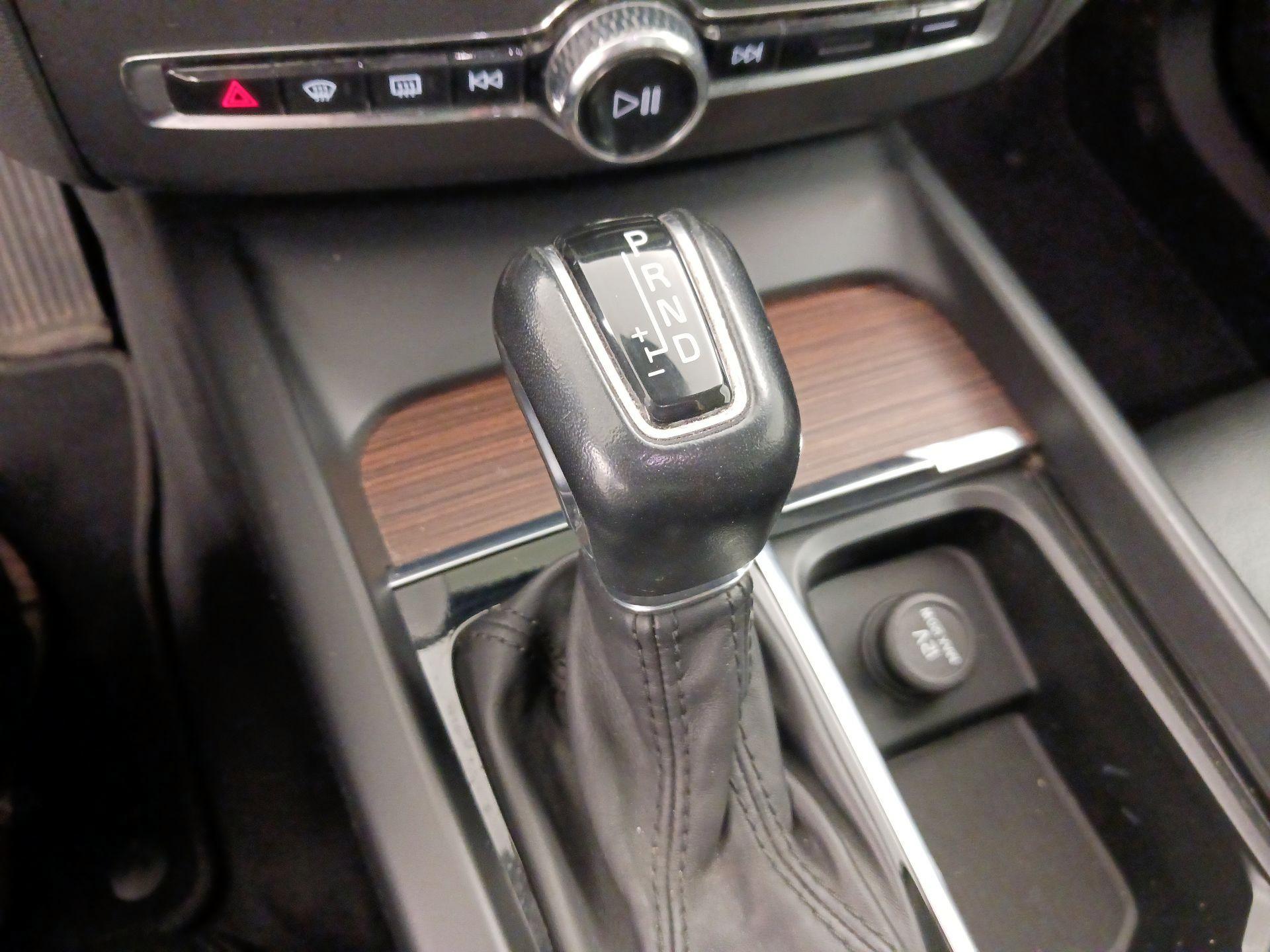 Thumbnail: 2021 Volvo XC60 - 18