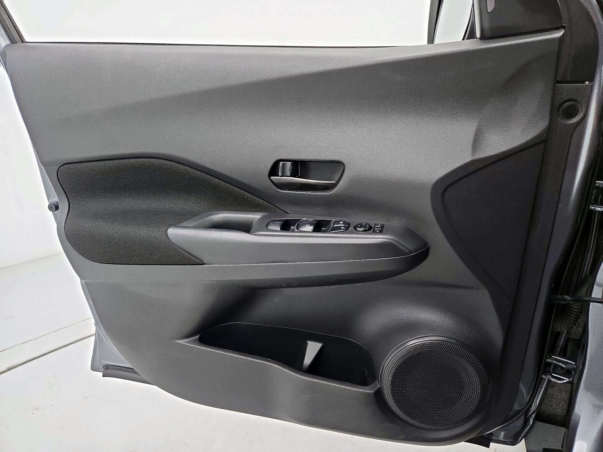 Thumbnail: 2023 Nissan Kicks - 12