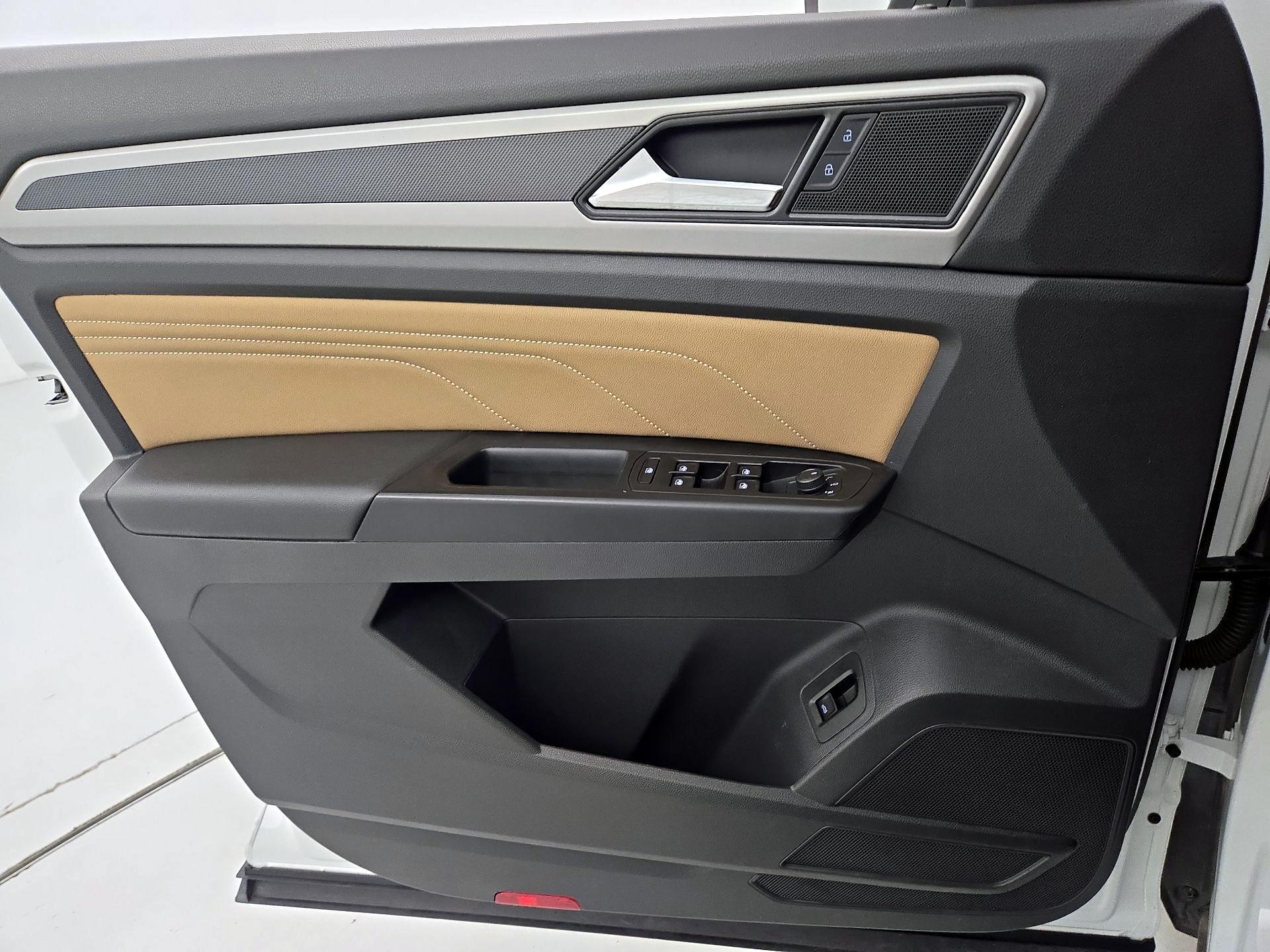 Thumbnail: 2020 Volkswagen Atlas - 12