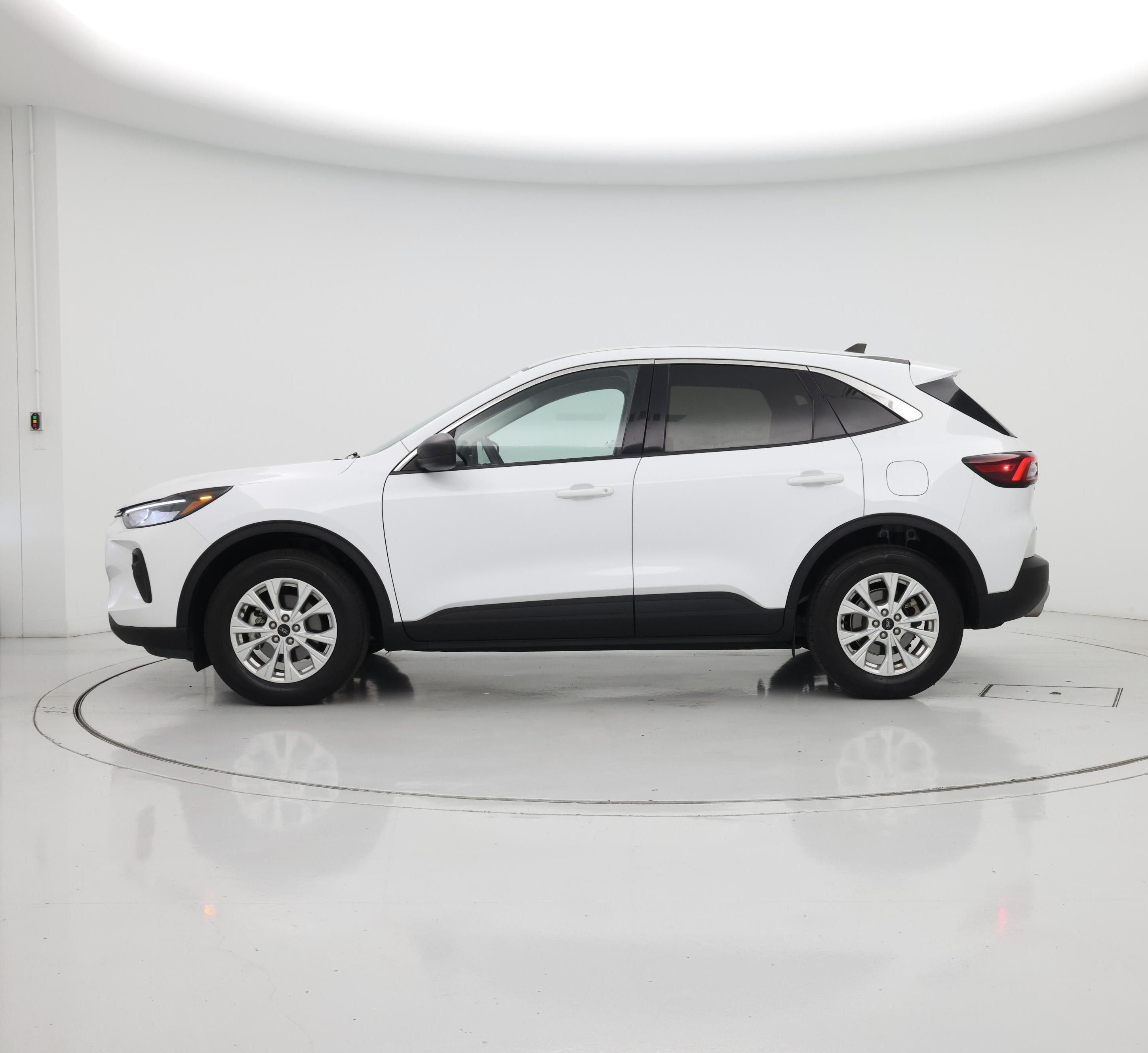 Thumbnail: 2023 Ford Escape - 3