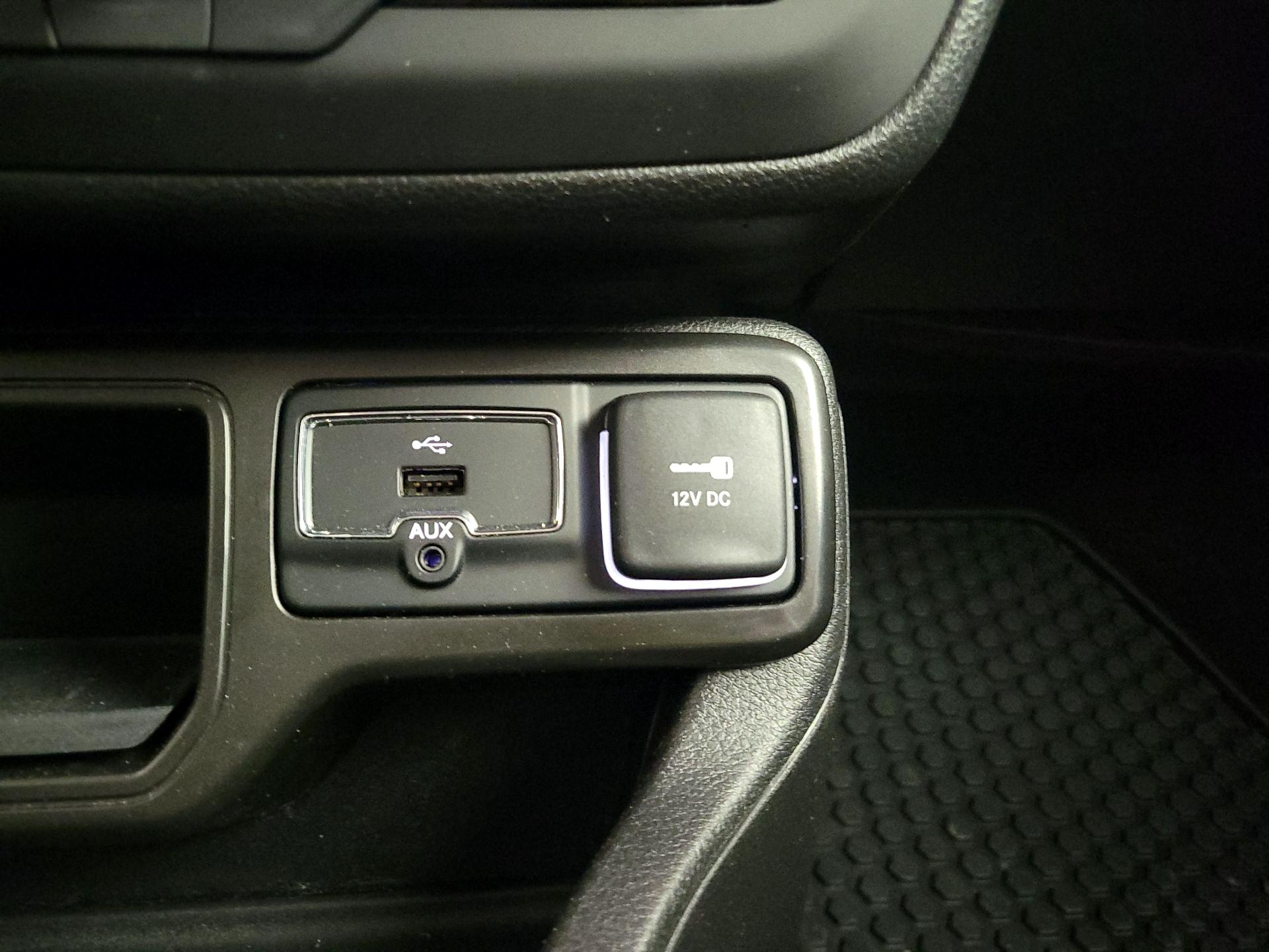 Thumbnail: 2020 Jeep Renegade - 18