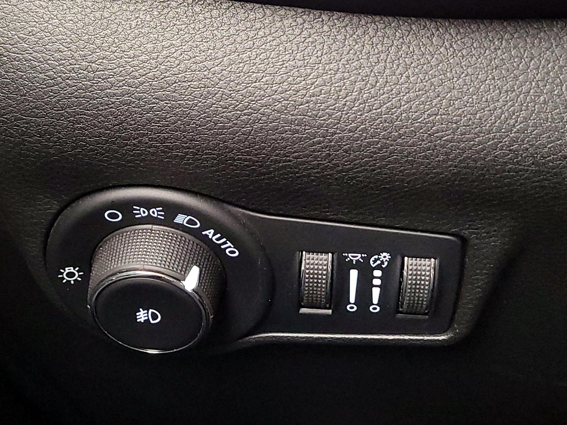 Thumbnail: 2023 Jeep Compass - 13