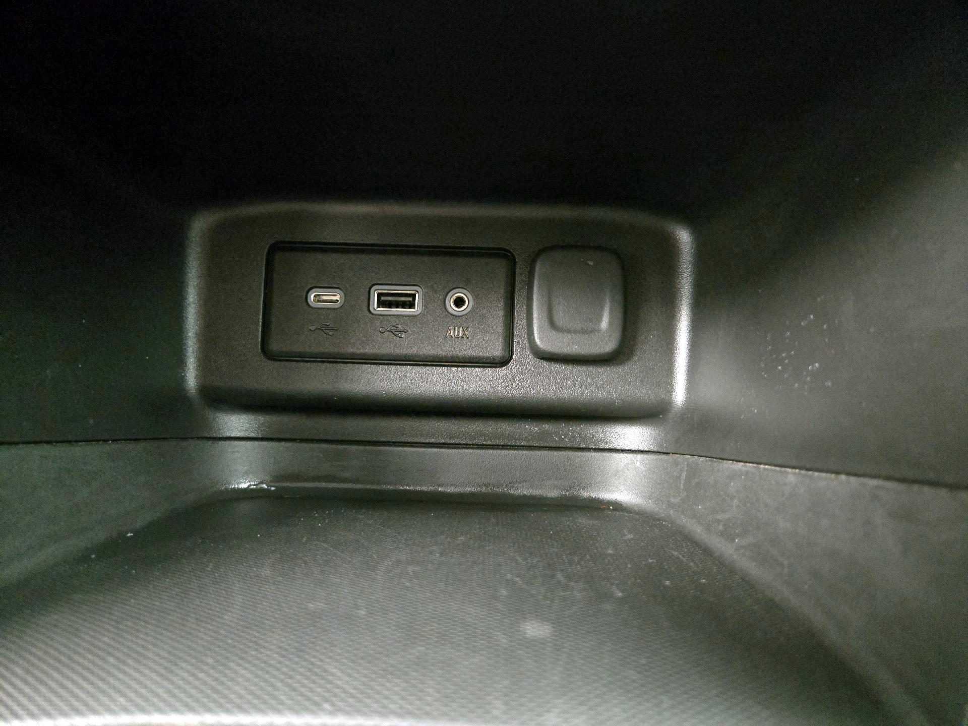 Thumbnail: 2023 Chevrolet Equinox - 18