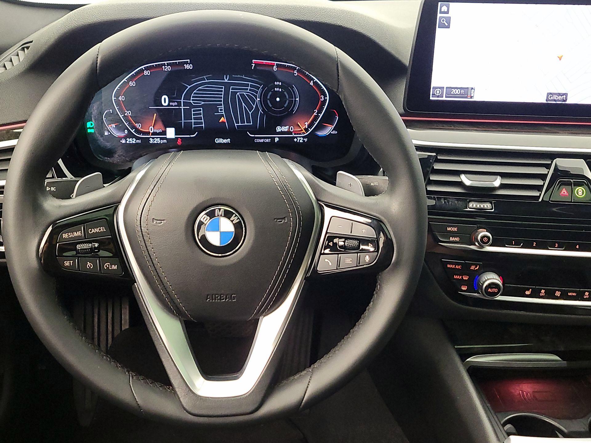 Thumbnail: 2022 BMW 5 Series - 10