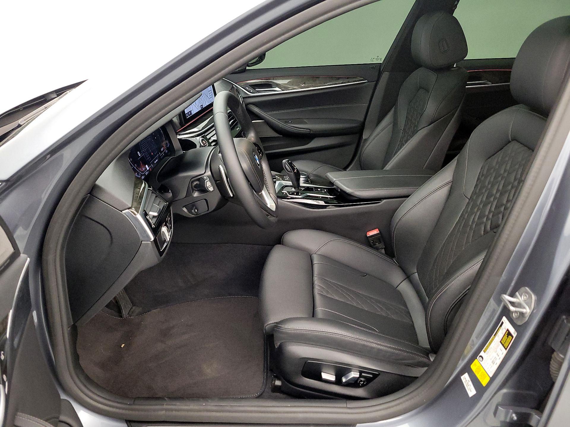 Thumbnail: 2022 BMW 5 Series - 11