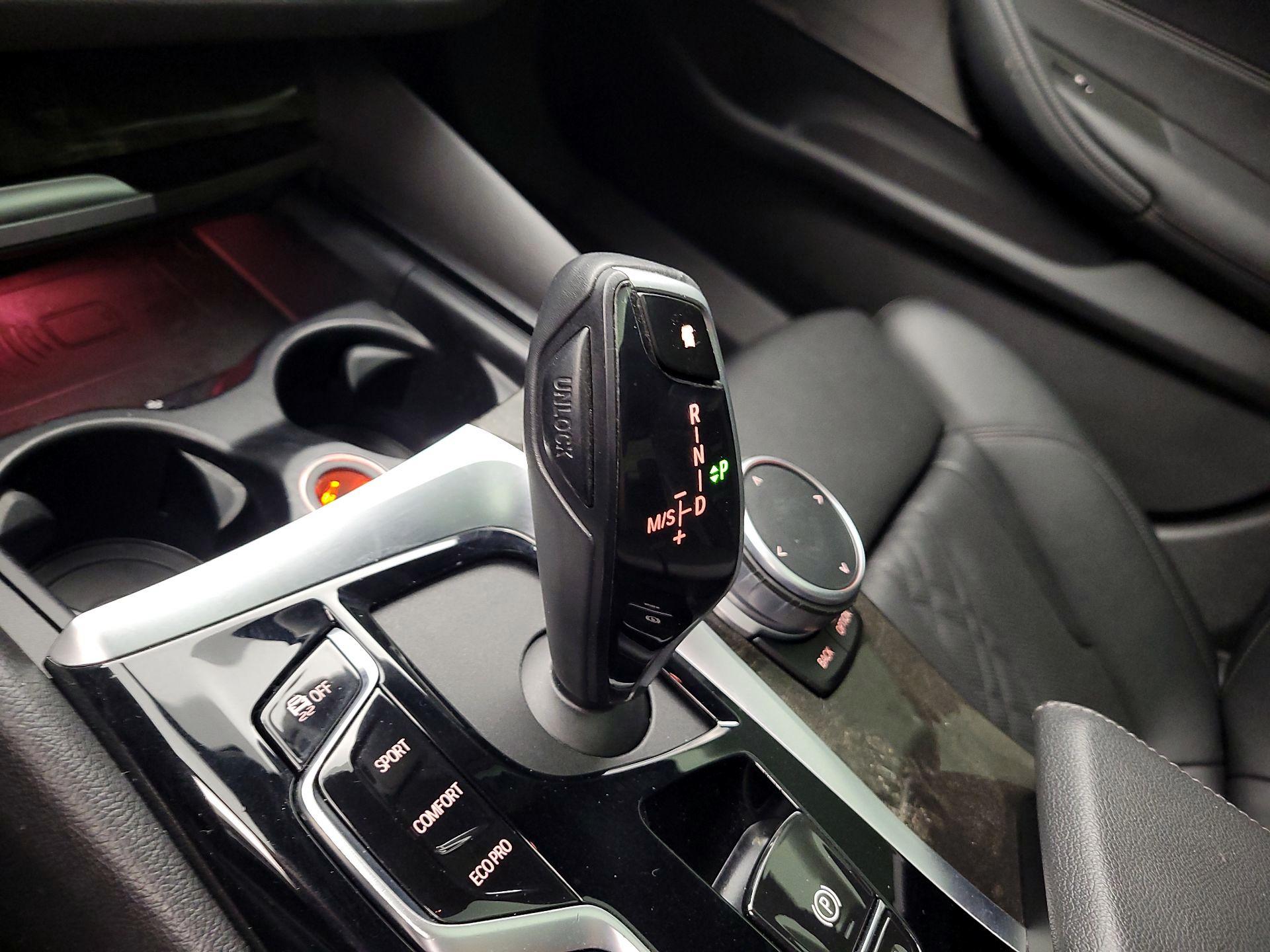 Thumbnail: 2022 BMW 5 Series - 18