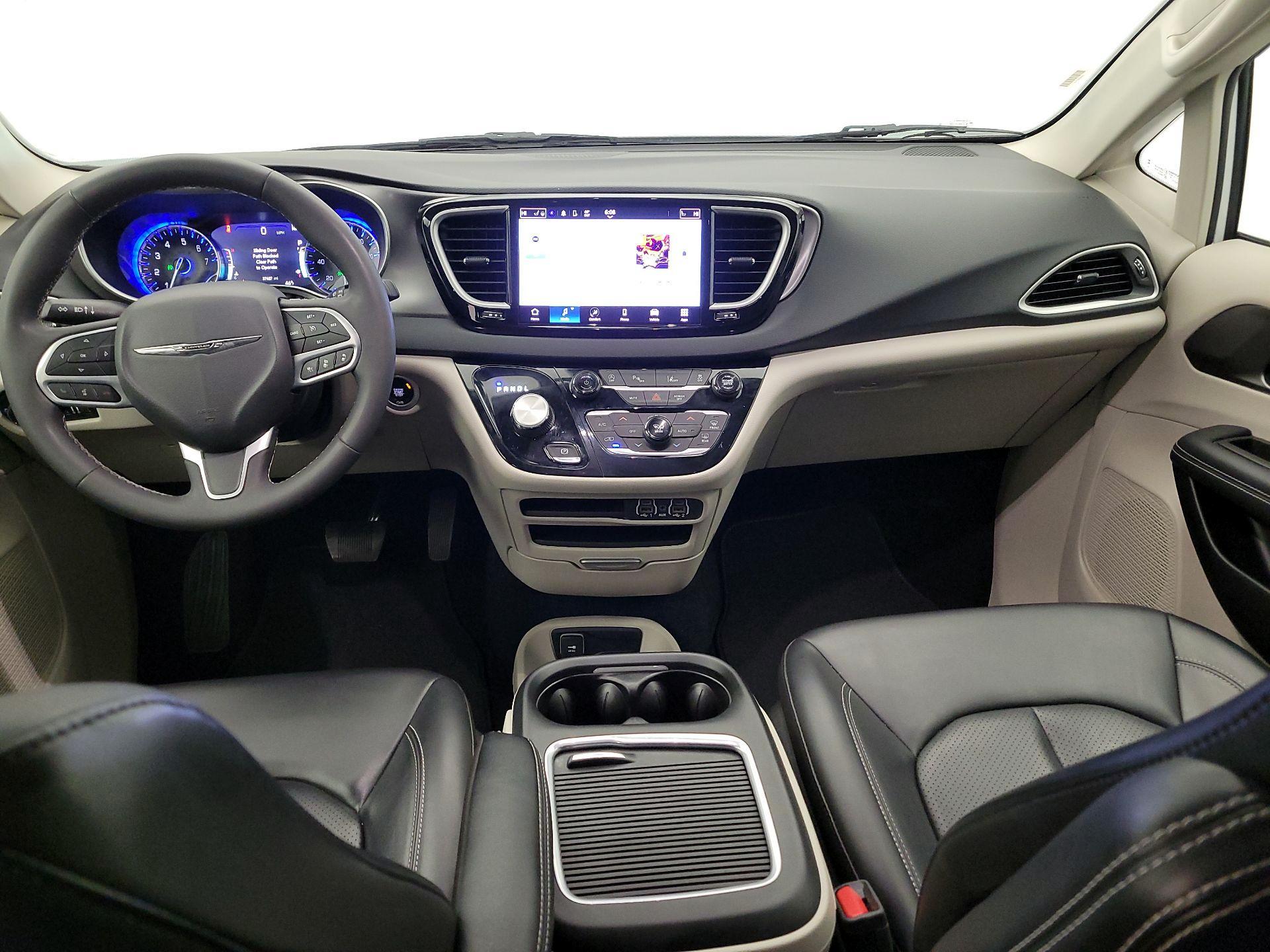 Thumbnail: 2024 Chrysler Pacifica - 9