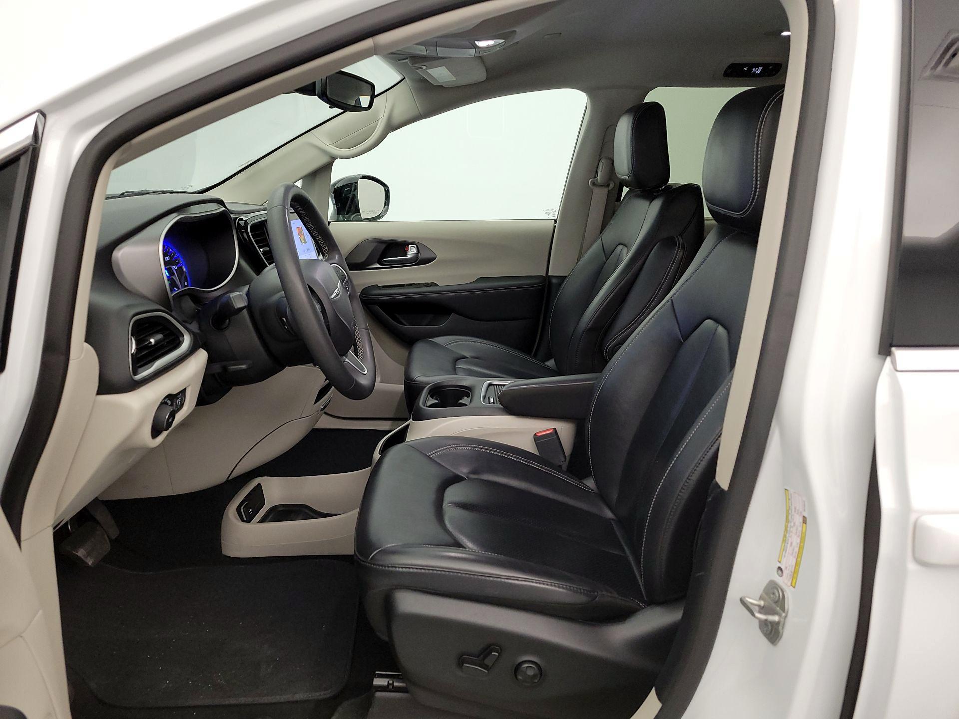 Thumbnail: 2024 Chrysler Pacifica - 11