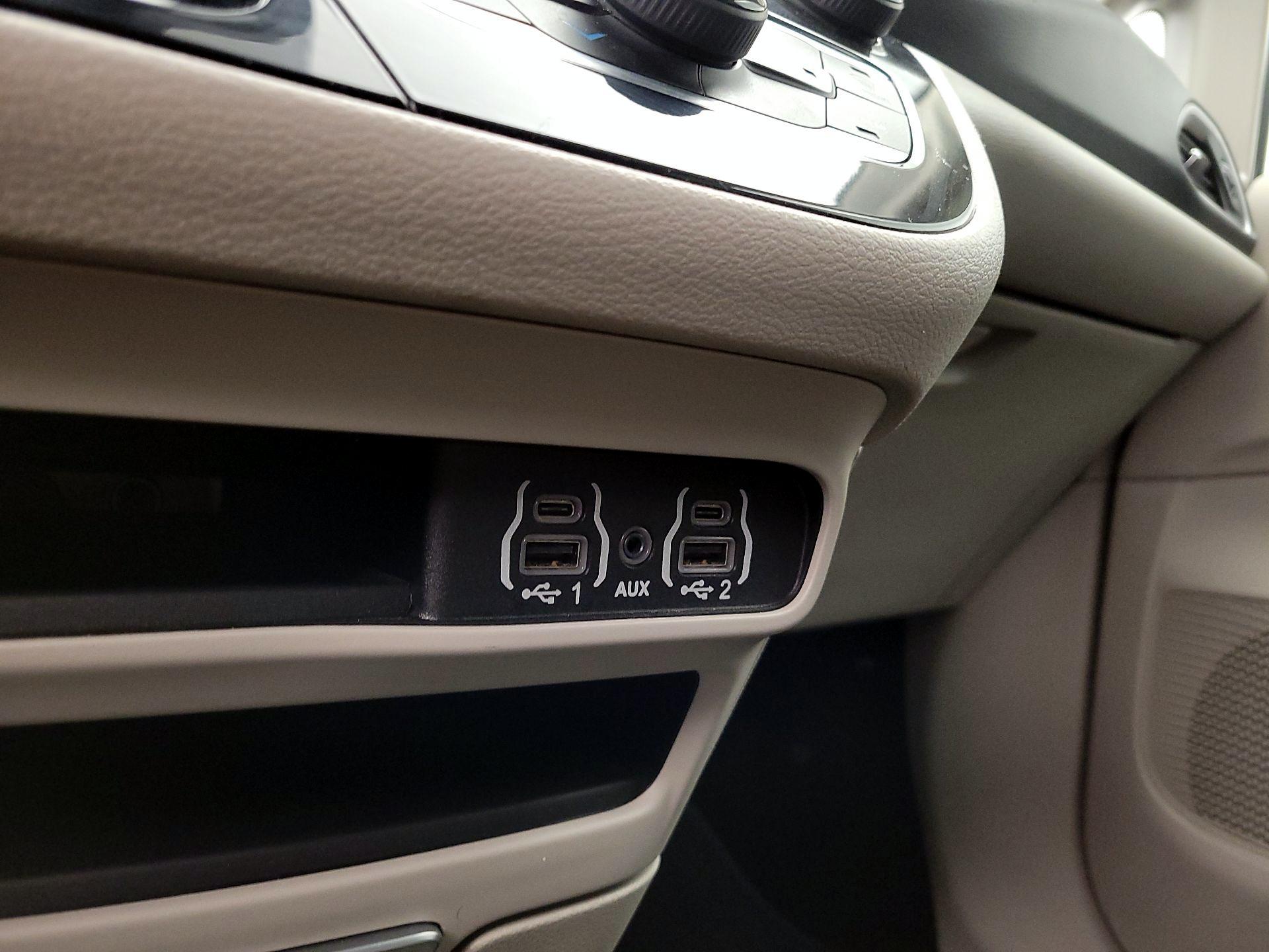 Thumbnail: 2024 Chrysler Pacifica - 18