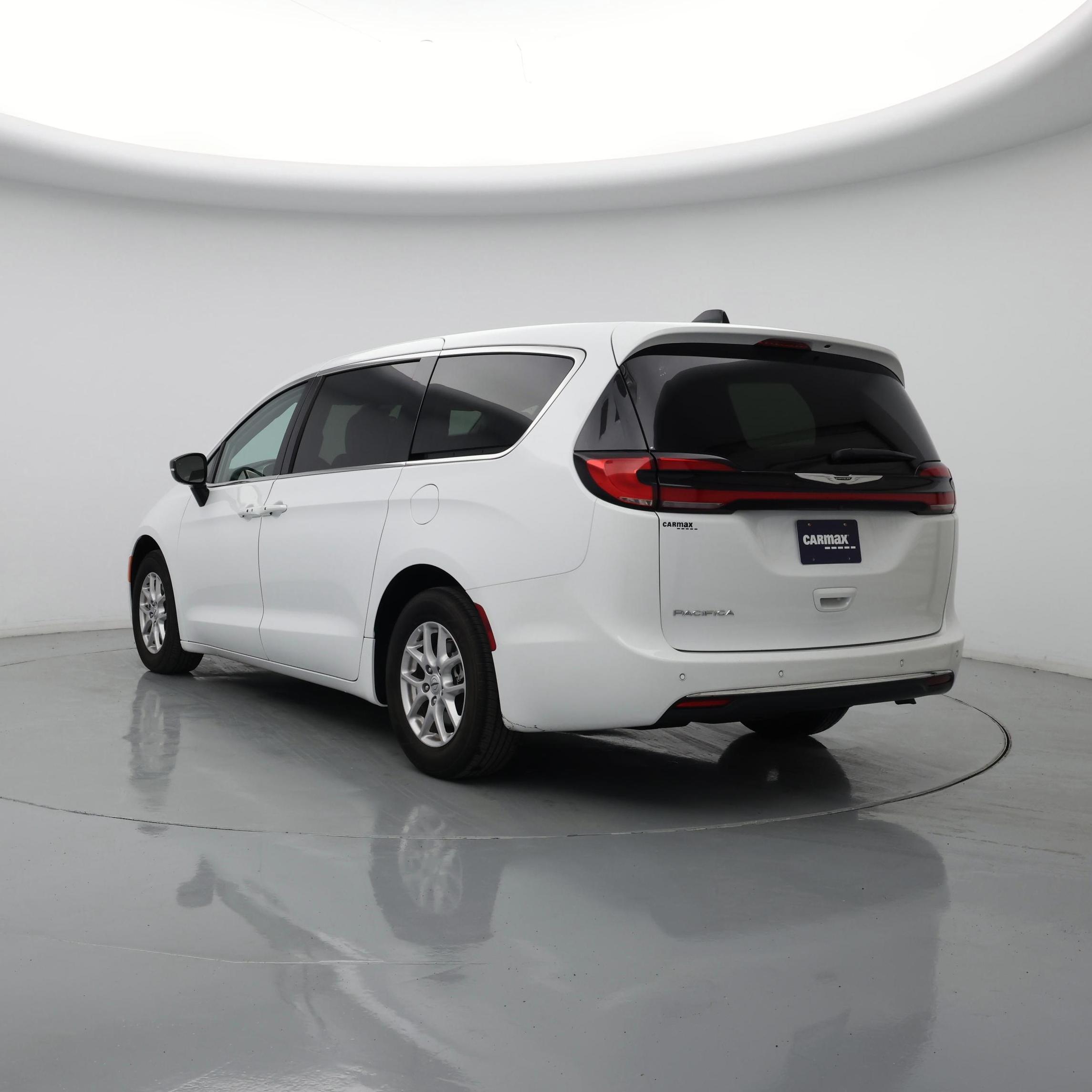 Thumbnail: 2024 Chrysler Pacifica - 2