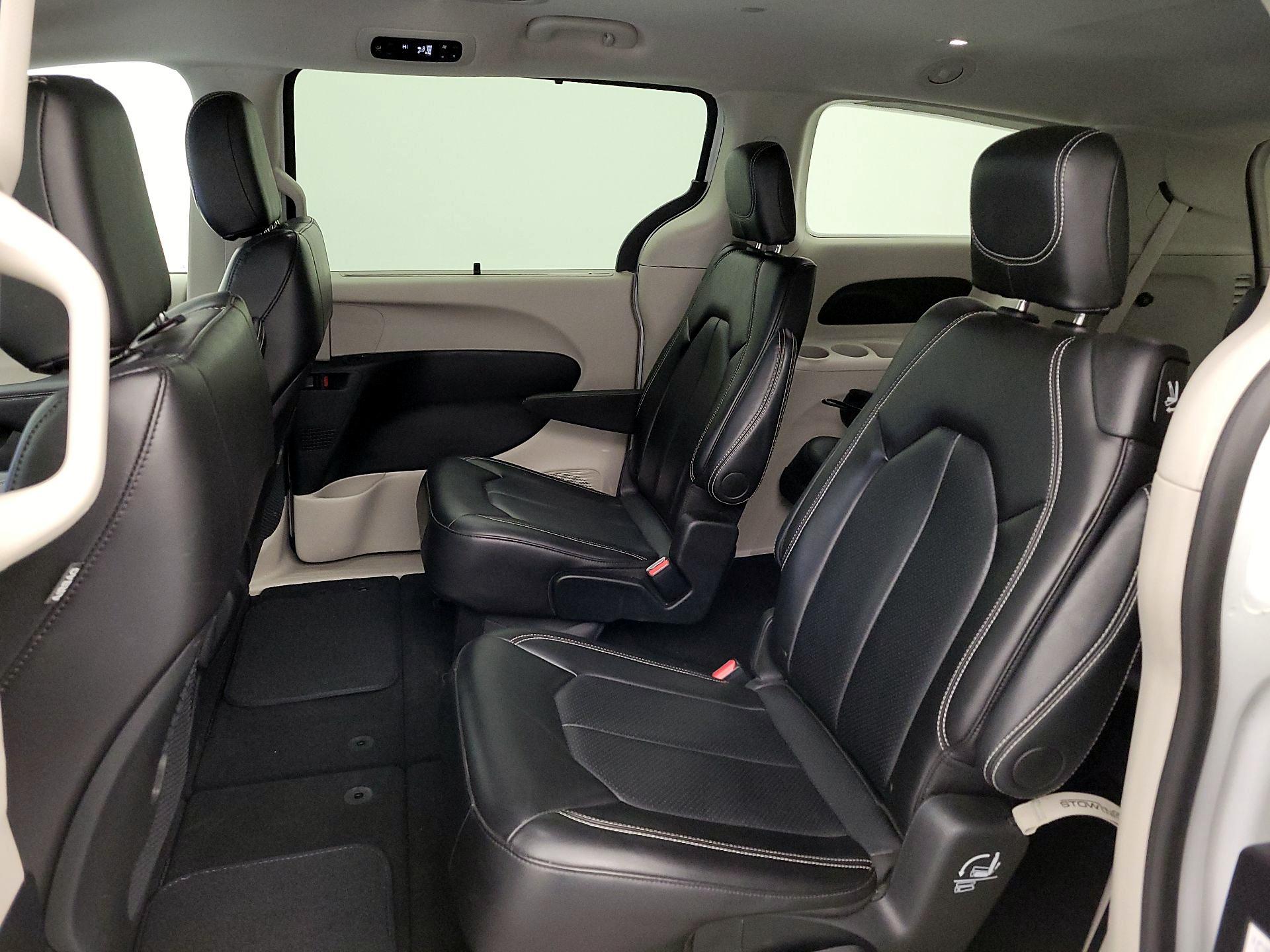 Thumbnail: 2024 Chrysler Pacifica - 19