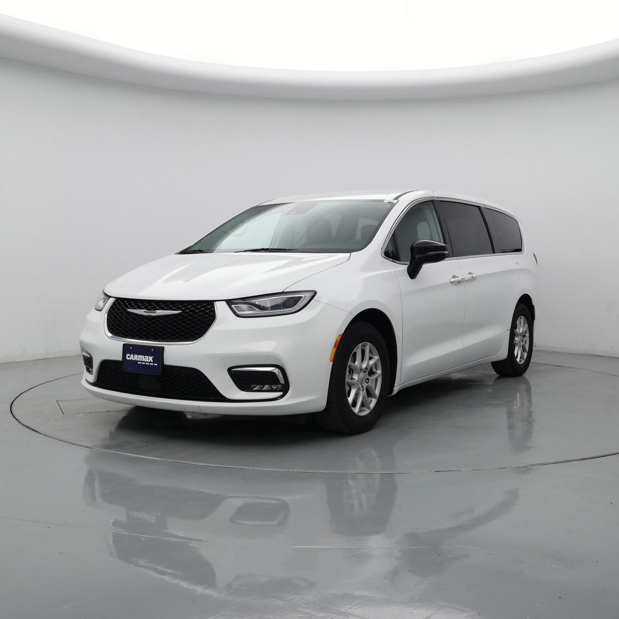 Thumbnail: 2024 Chrysler Pacifica - 4