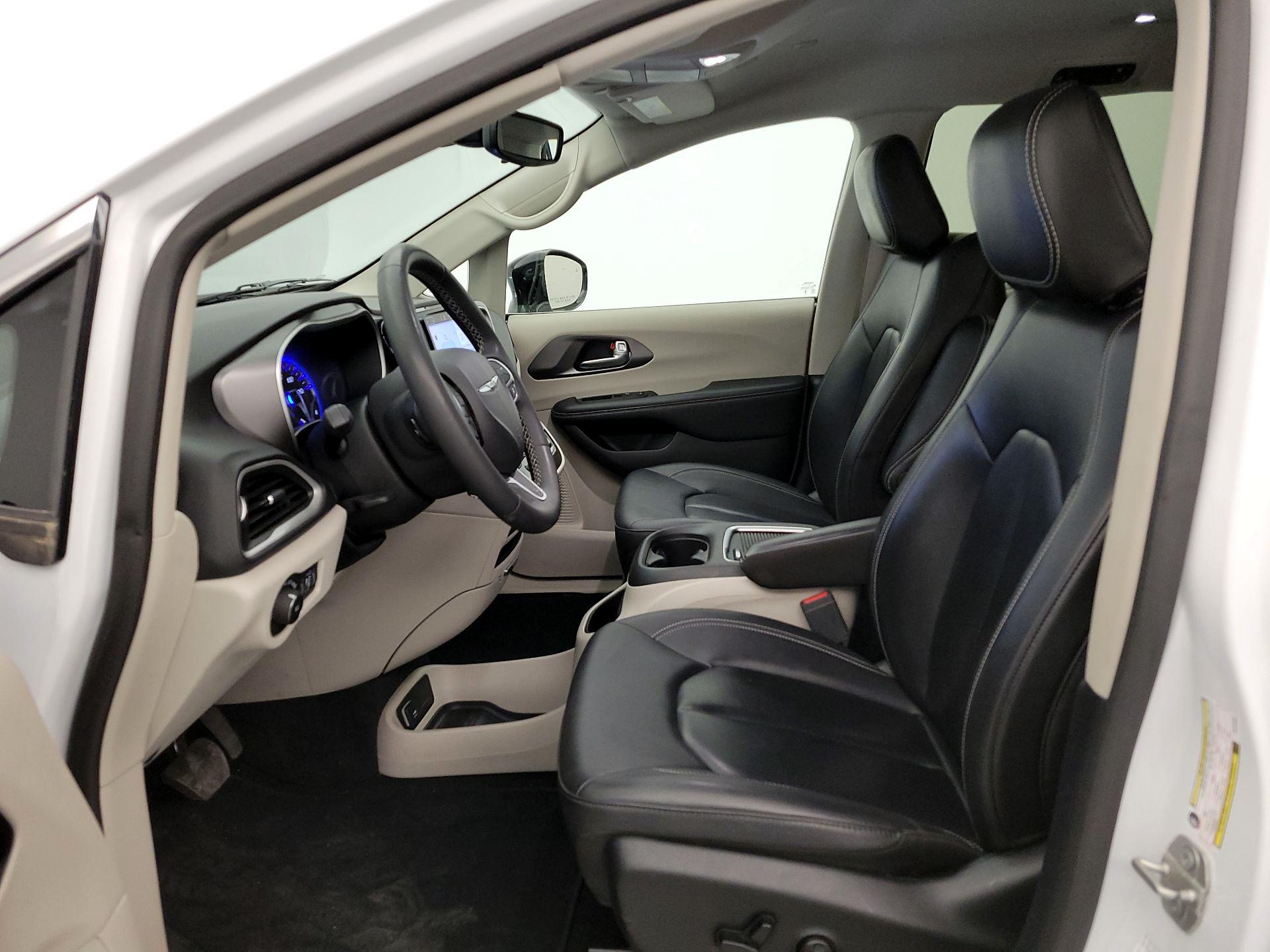 Thumbnail: 2024 Chrysler Pacifica - 11