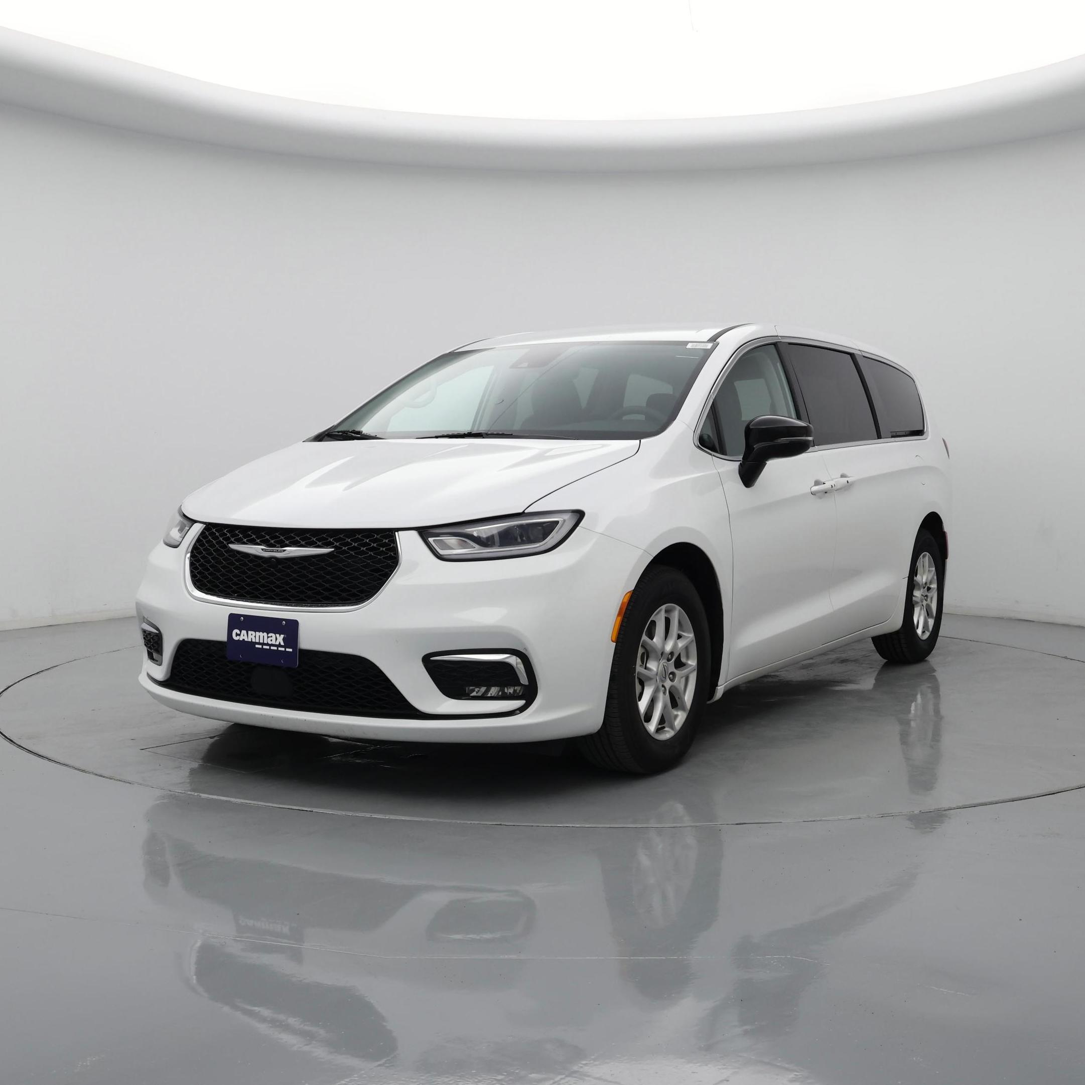 Thumbnail: 2024 Chrysler Pacifica - 4