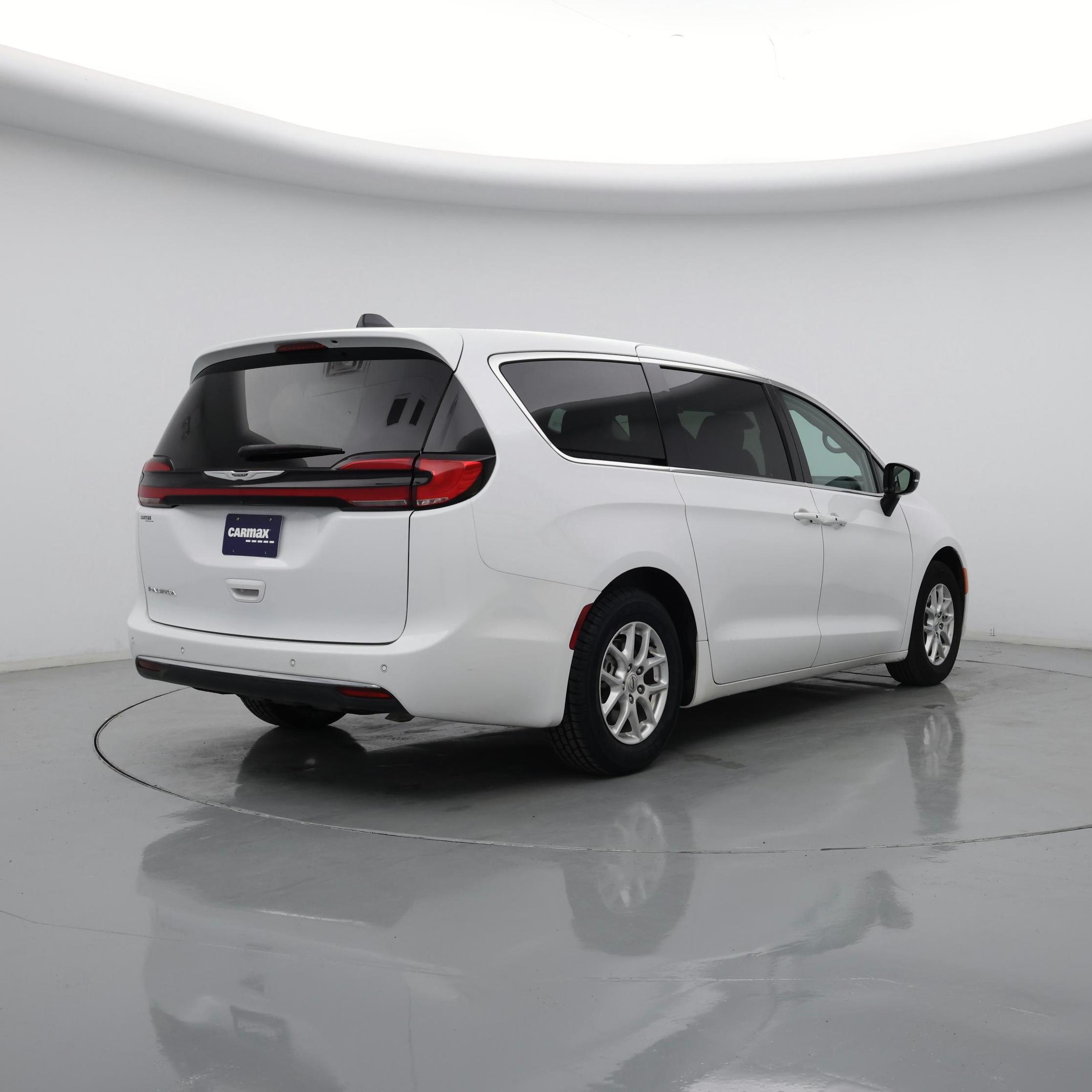 Thumbnail: 2024 Chrysler Pacifica - 8