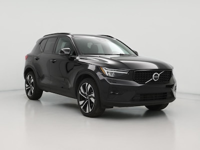 2025 Volvo XC40 B5 Plus Dark Theme