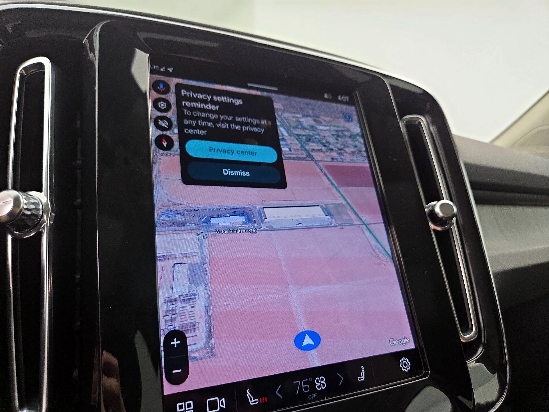 Thumbnail: 2025 Volvo XC40 - 14