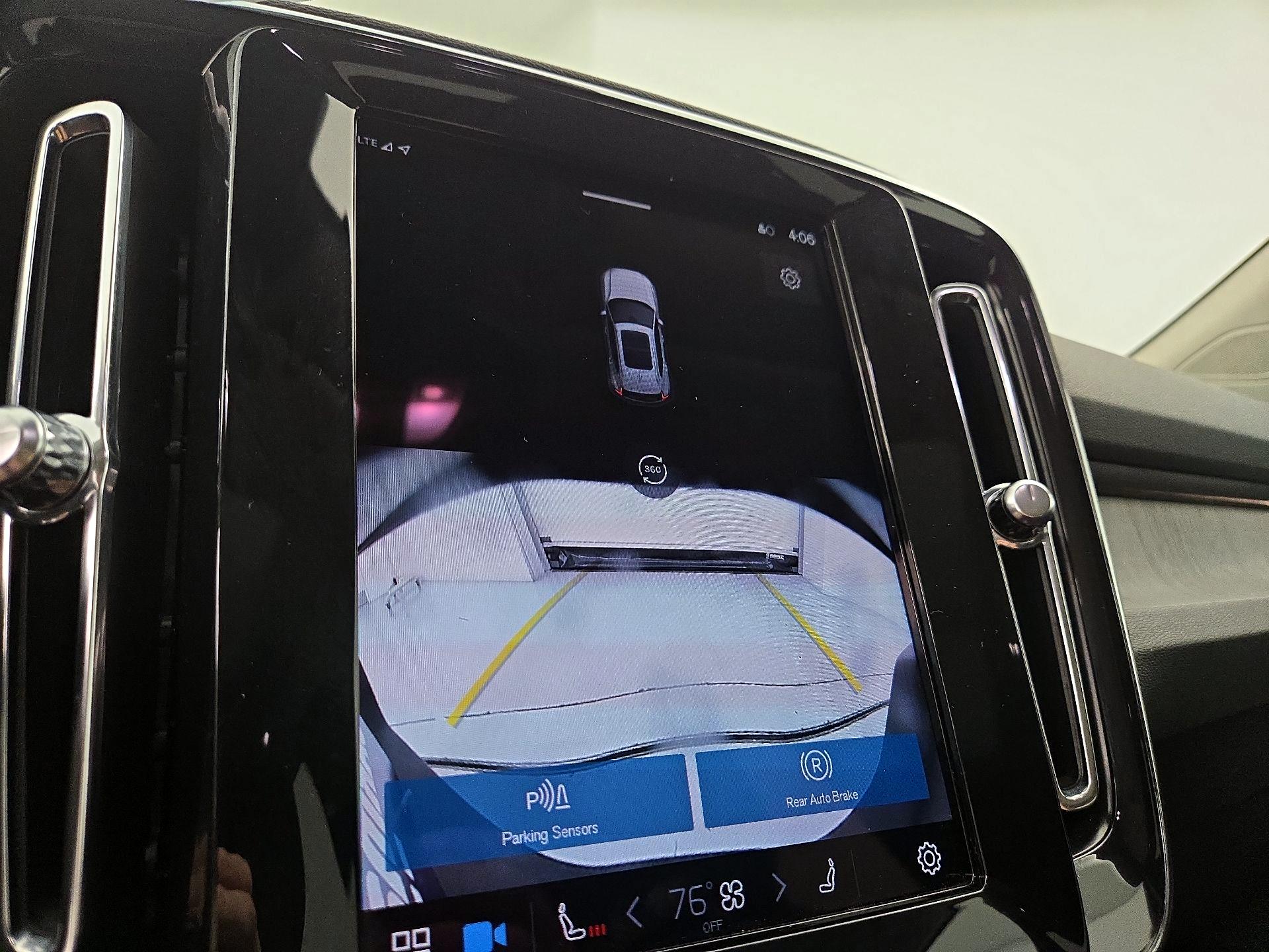 Thumbnail: 2025 Volvo XC40 - 15