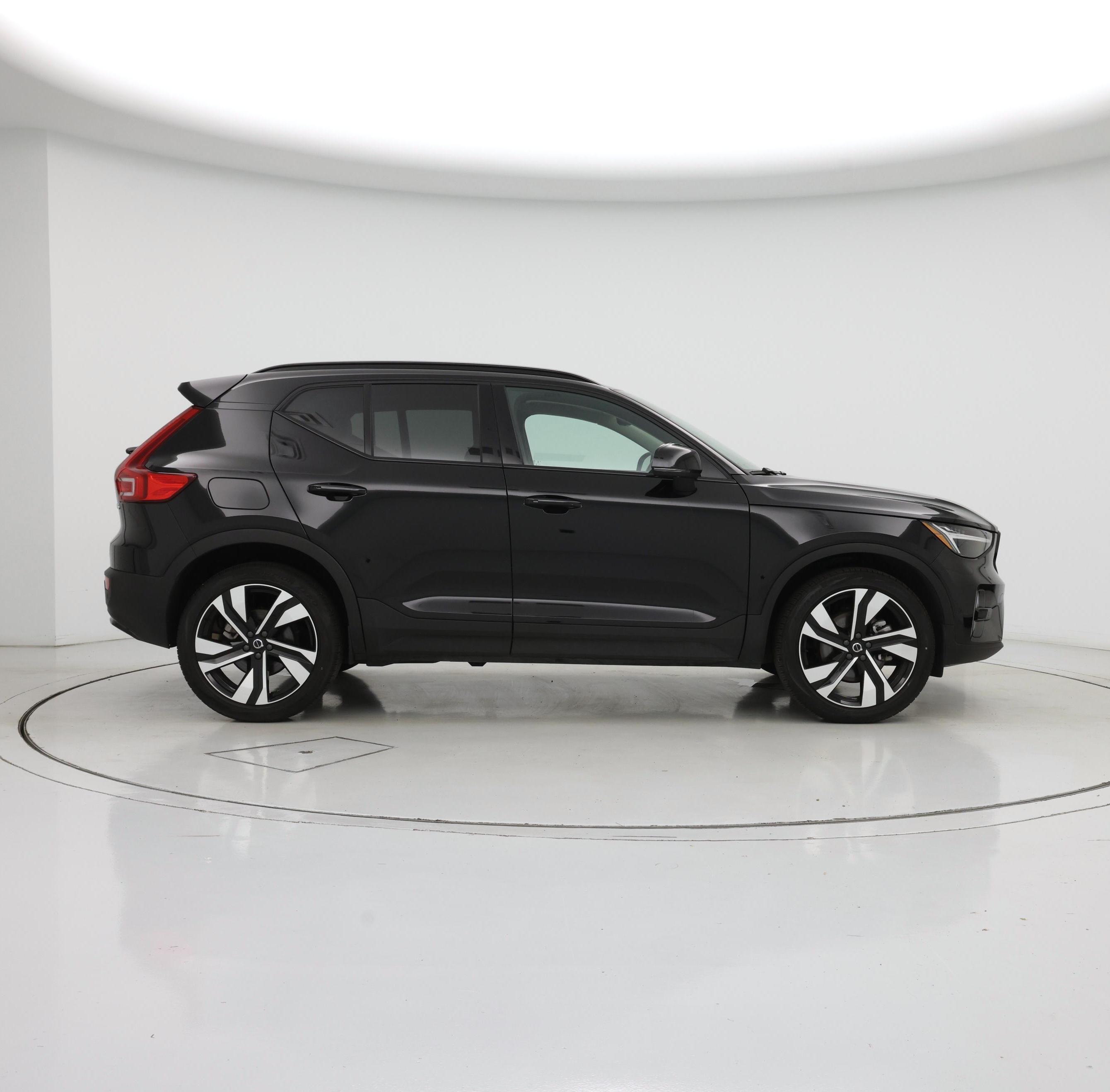 Thumbnail: 2025 Volvo XC40 - 7