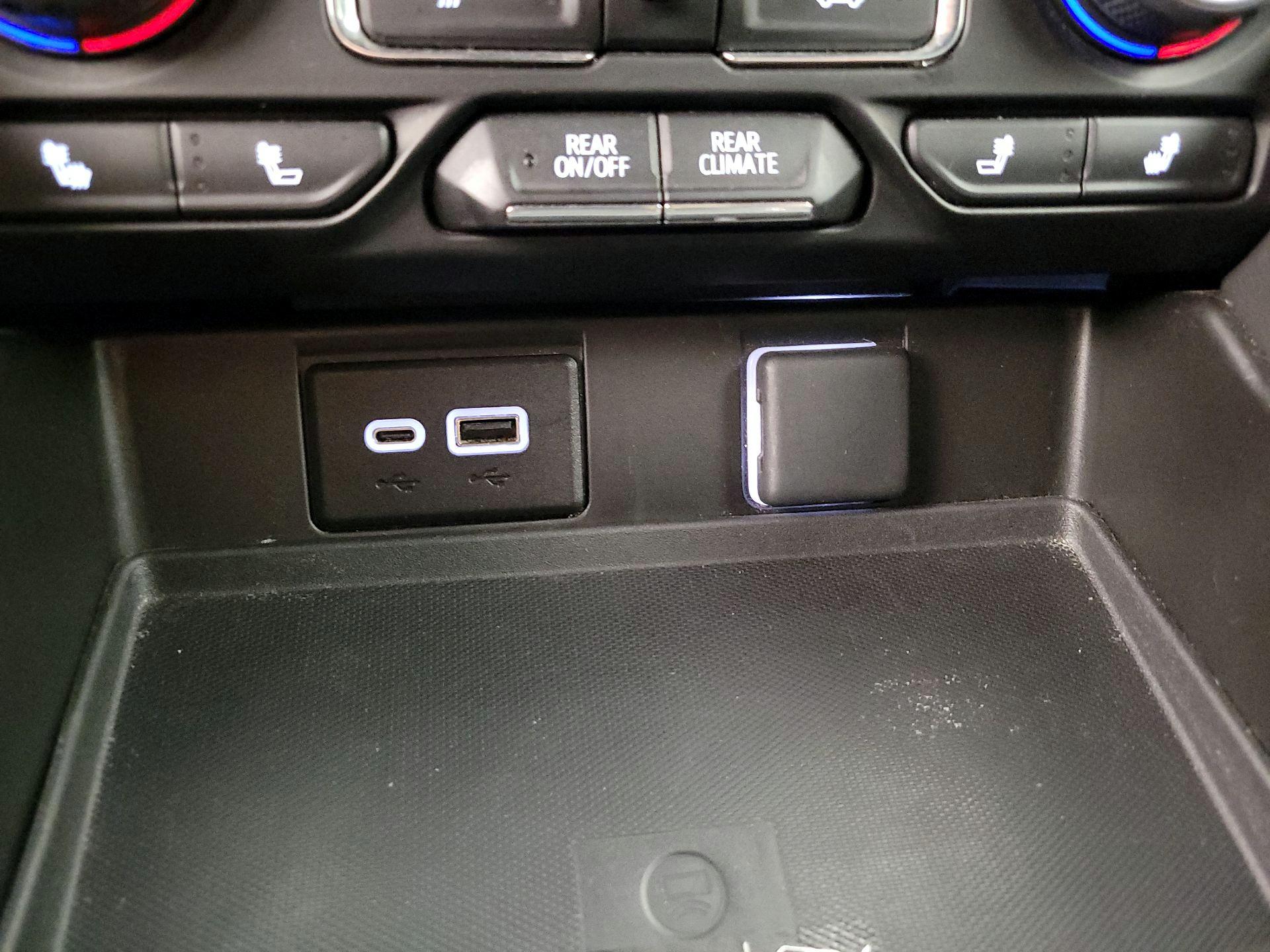 Thumbnail: 2024 Chevrolet Tahoe - 18