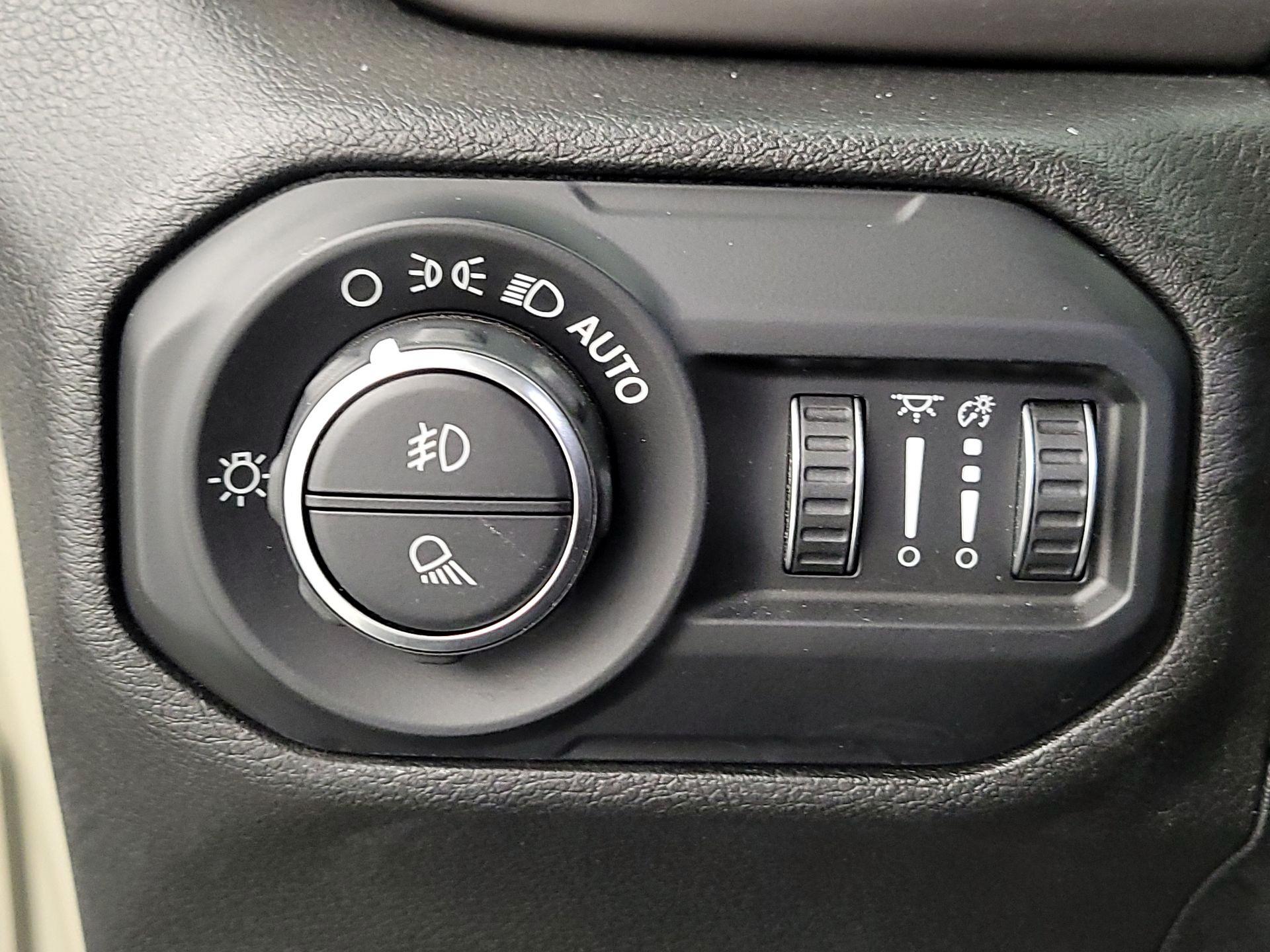 Thumbnail: 2020 Jeep Gladiator - 13