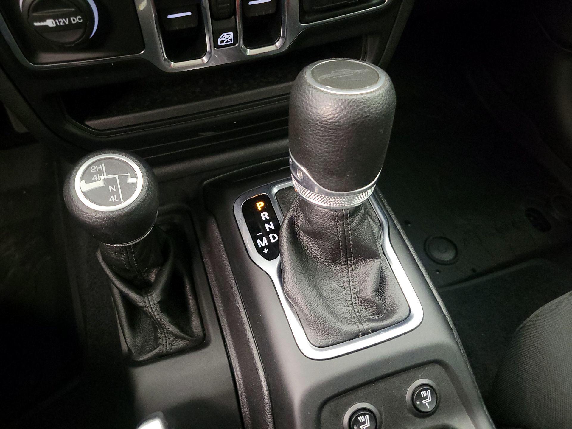 Thumbnail: 2020 Jeep Gladiator - 17