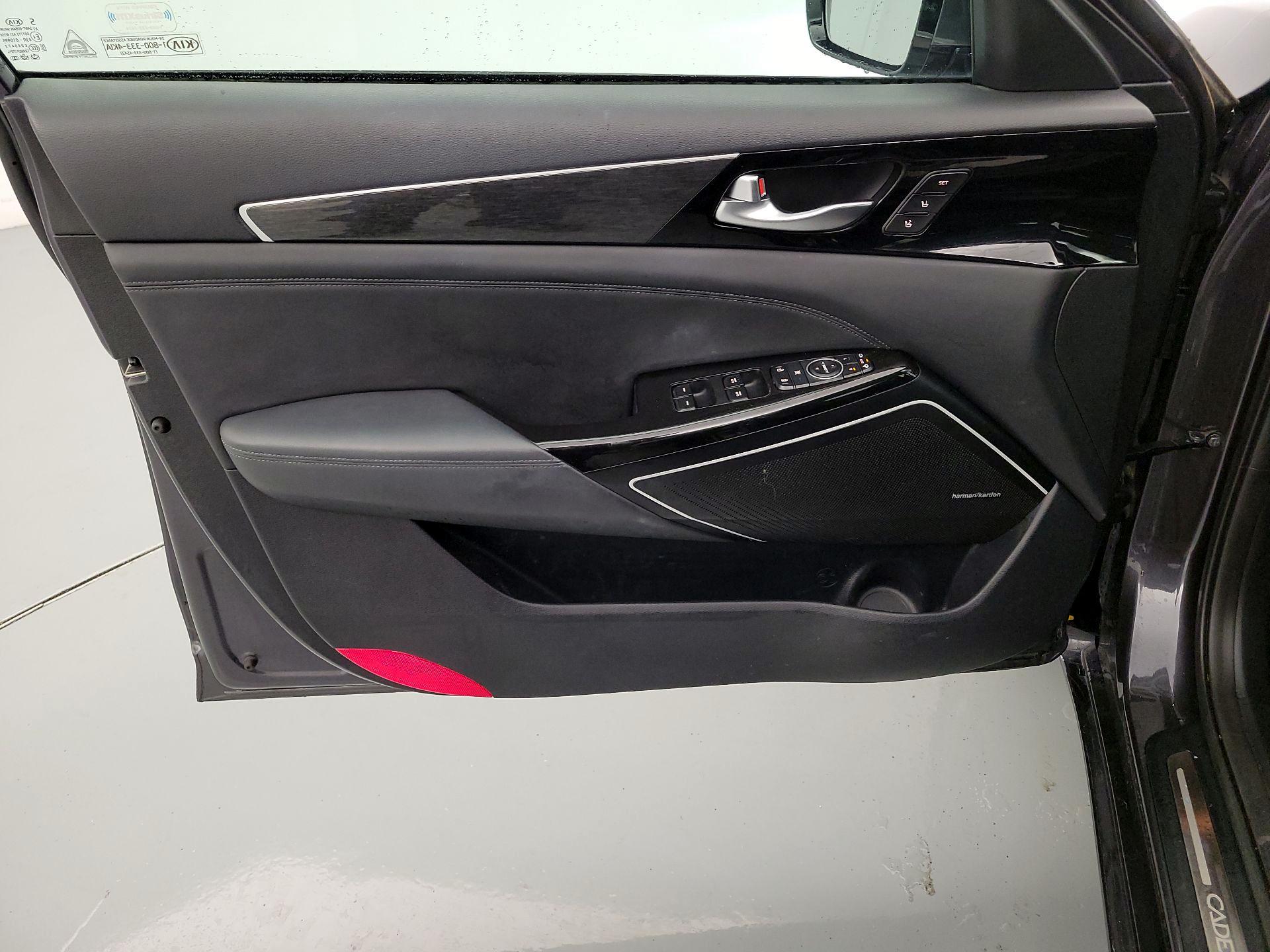 Thumbnail: 2017 Kia Cadenza - 12