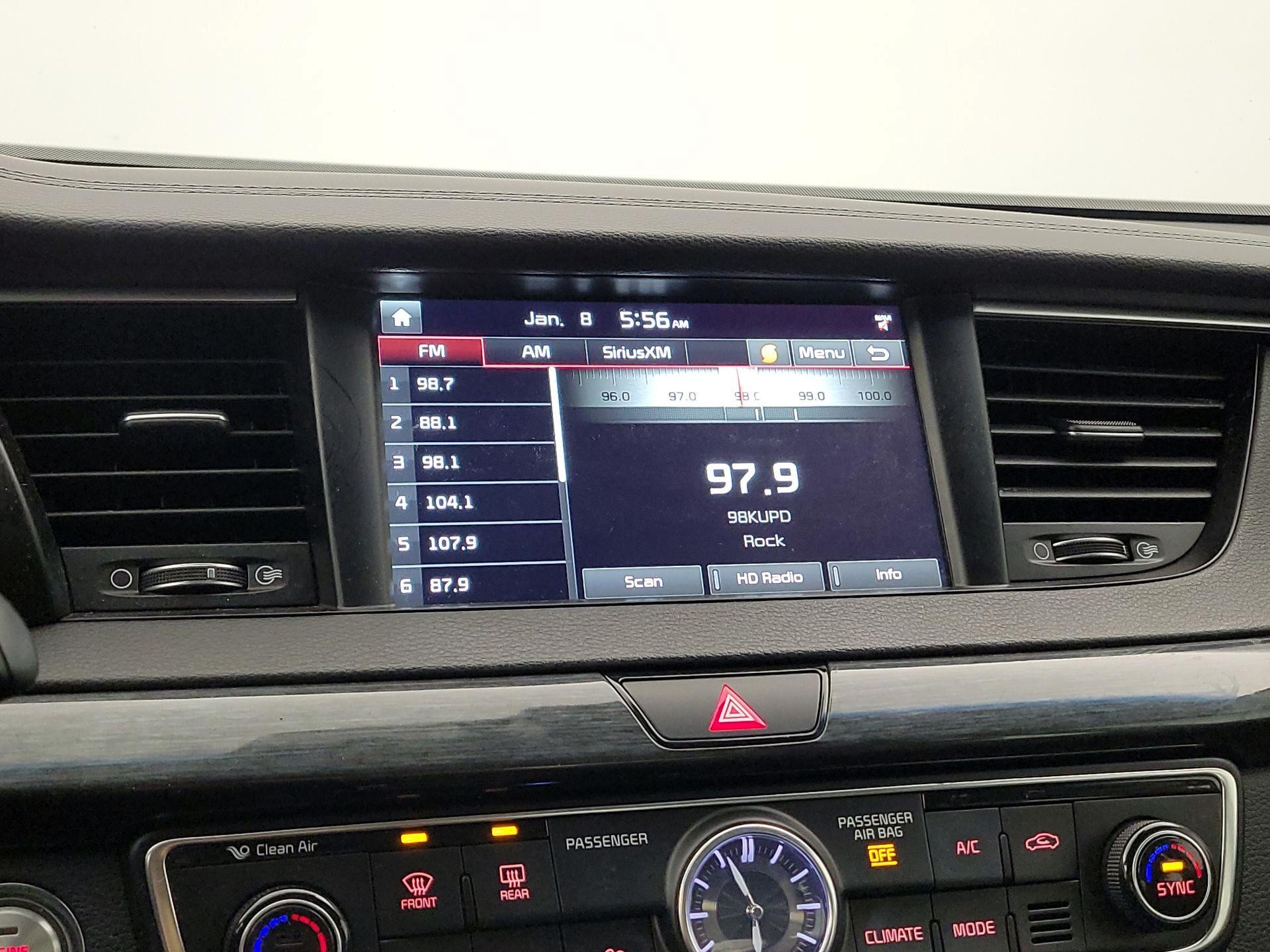 Thumbnail: 2017 Kia Cadenza - 16