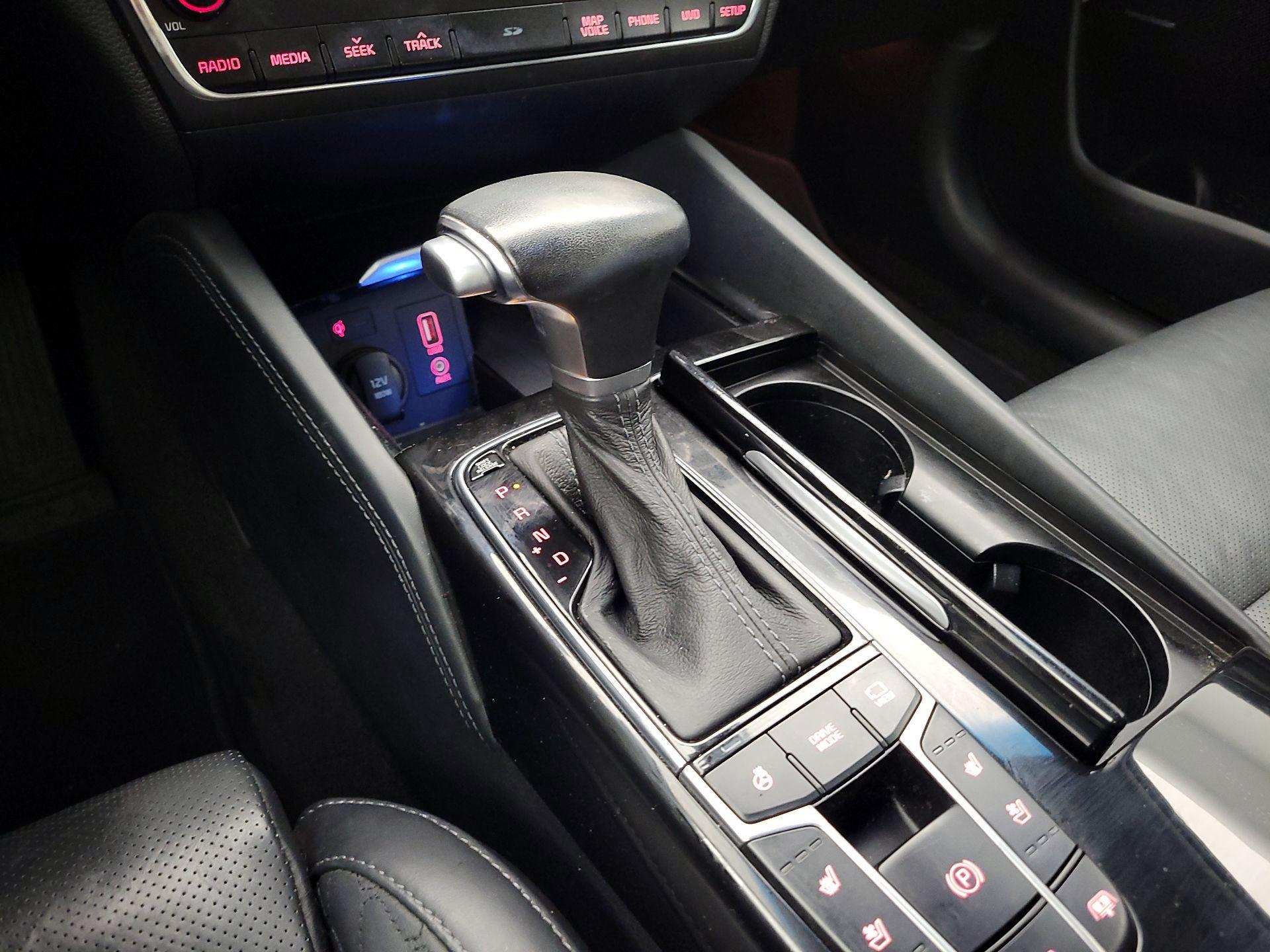 Thumbnail: 2017 Kia Cadenza - 18