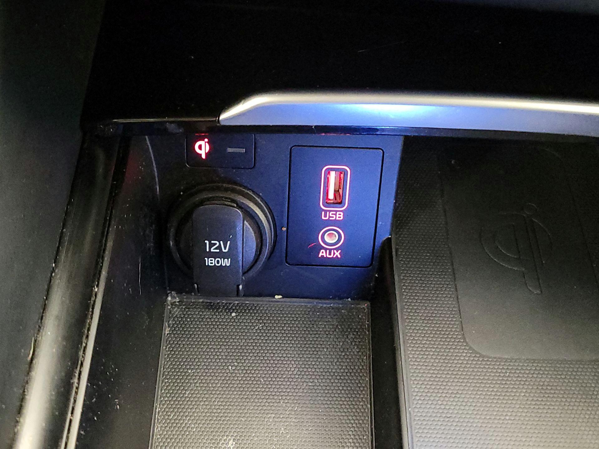 Thumbnail: 2017 Kia Cadenza - 19