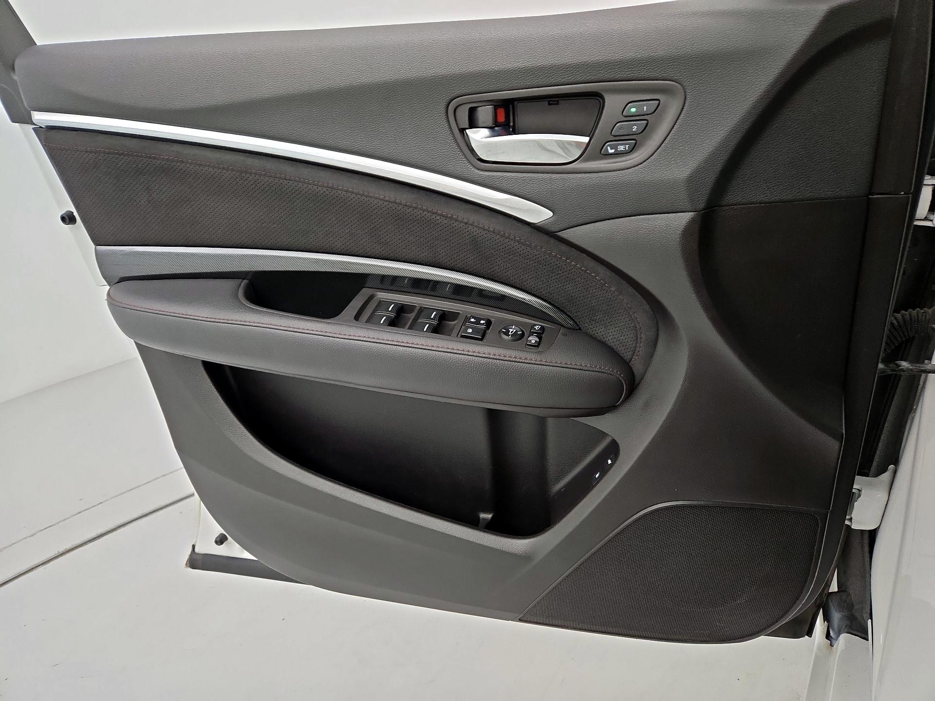 Thumbnail: 2019 Acura MDX - 12