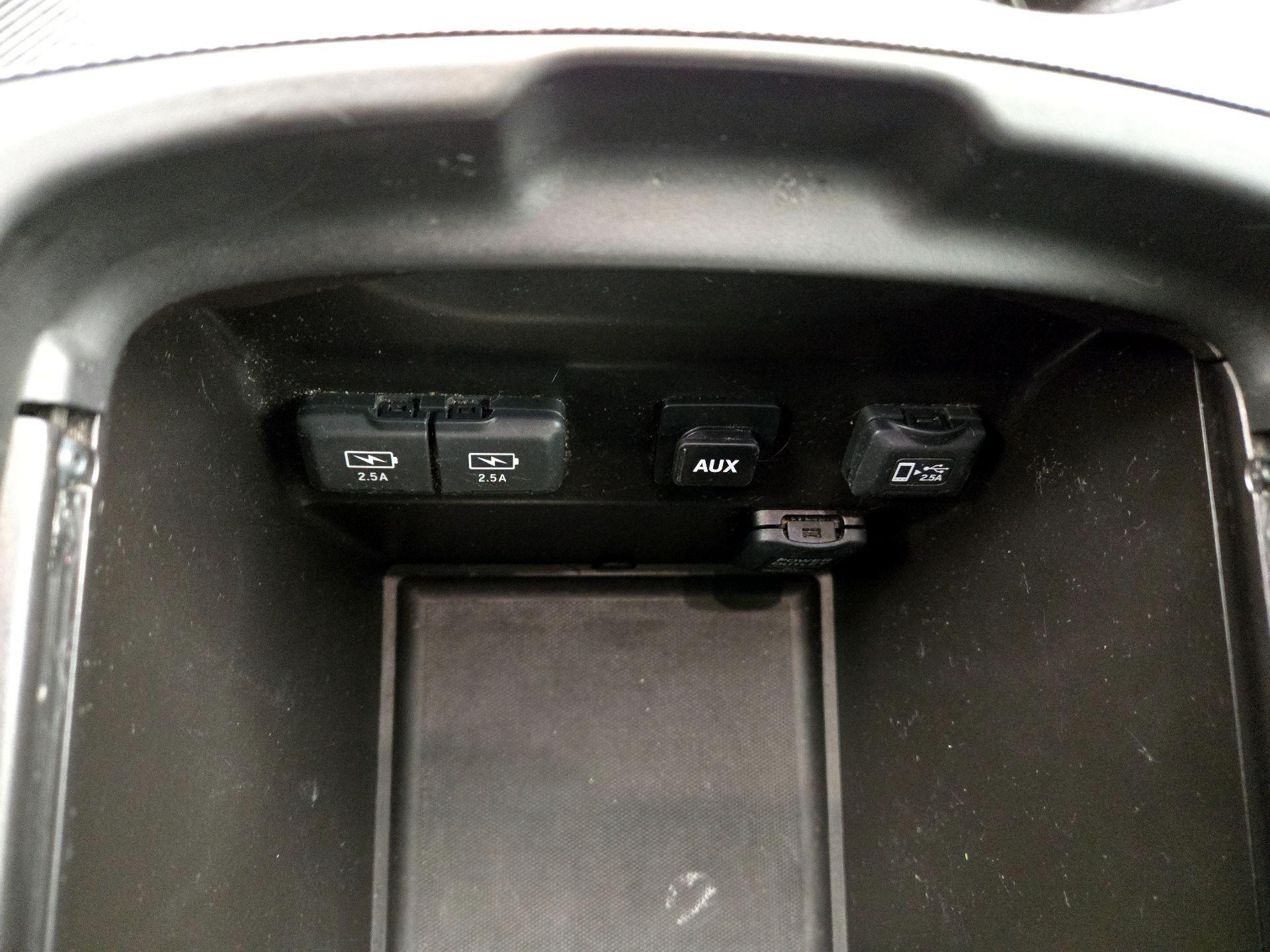 Thumbnail: 2019 Acura MDX - 19