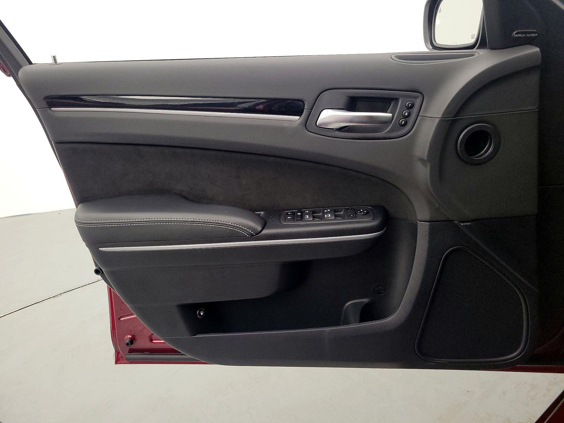 Thumbnail: 2023 Chrysler 300 - 12