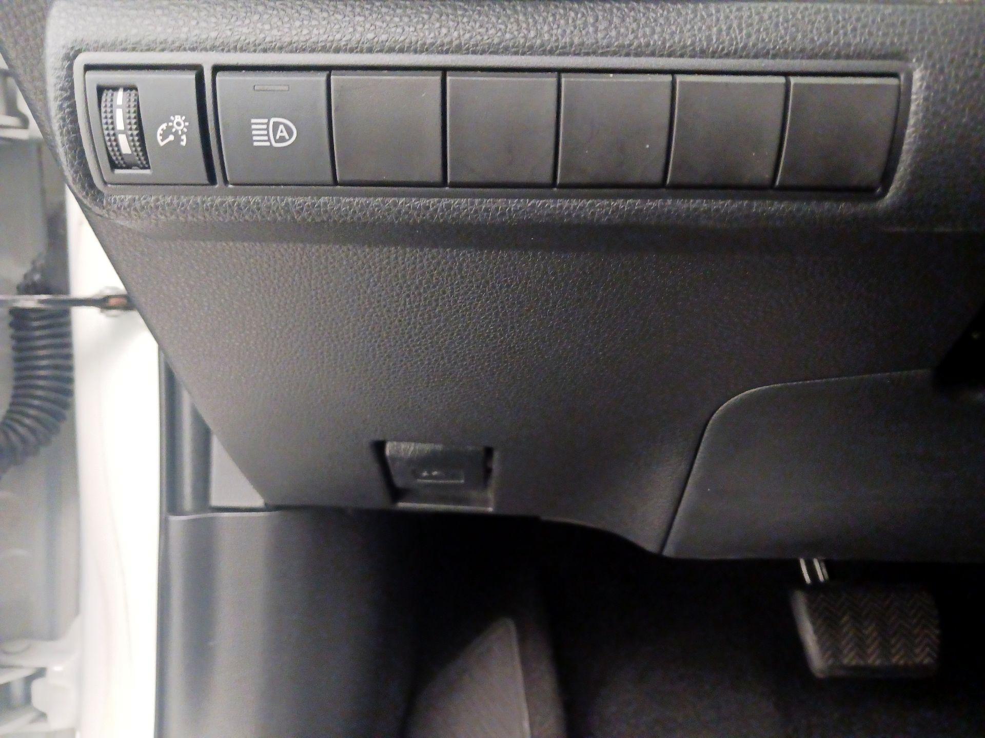 Thumbnail: 2020 Toyota Corolla - 13