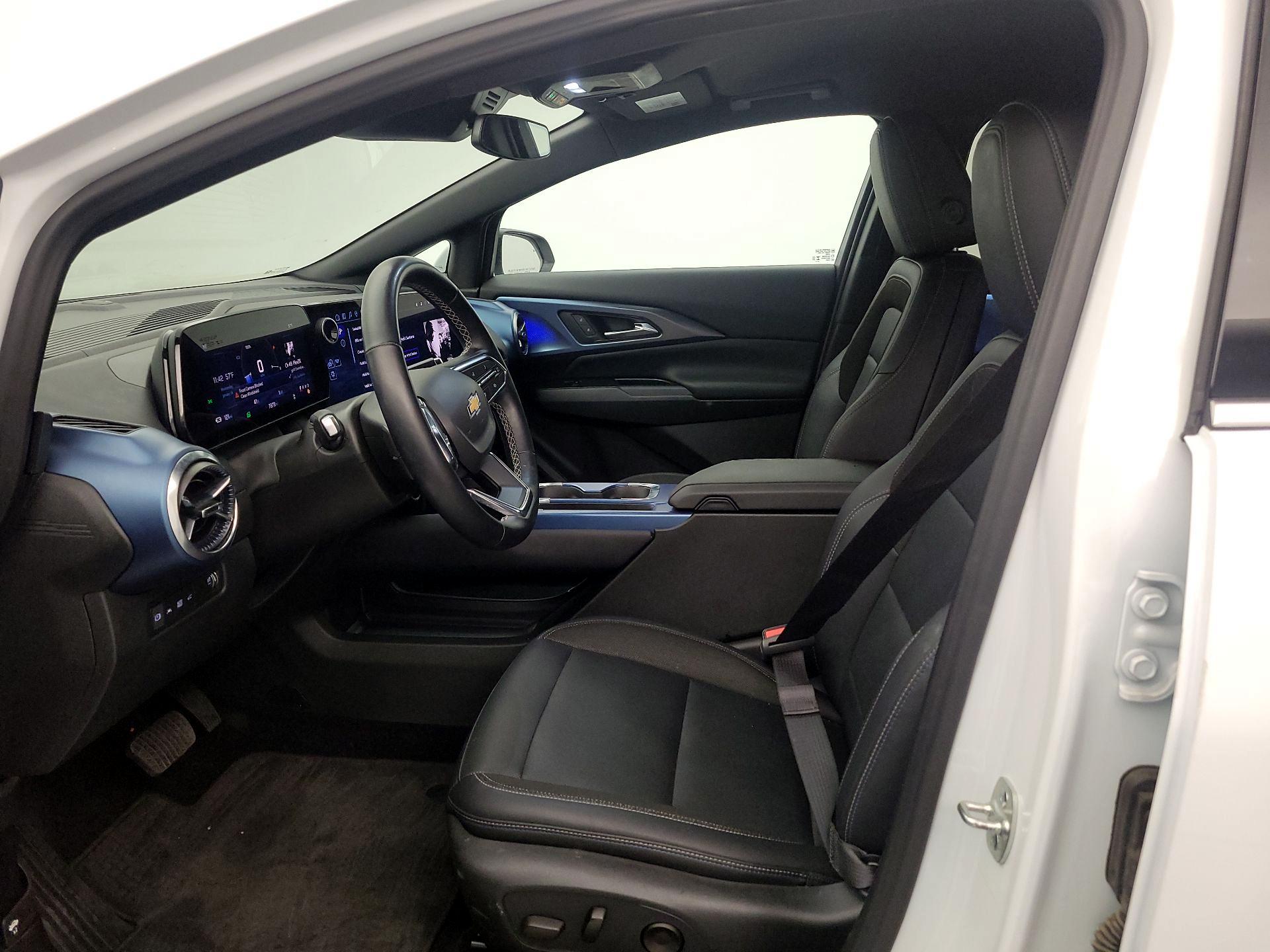 Thumbnail: 2025 Chevrolet Equinox - 11