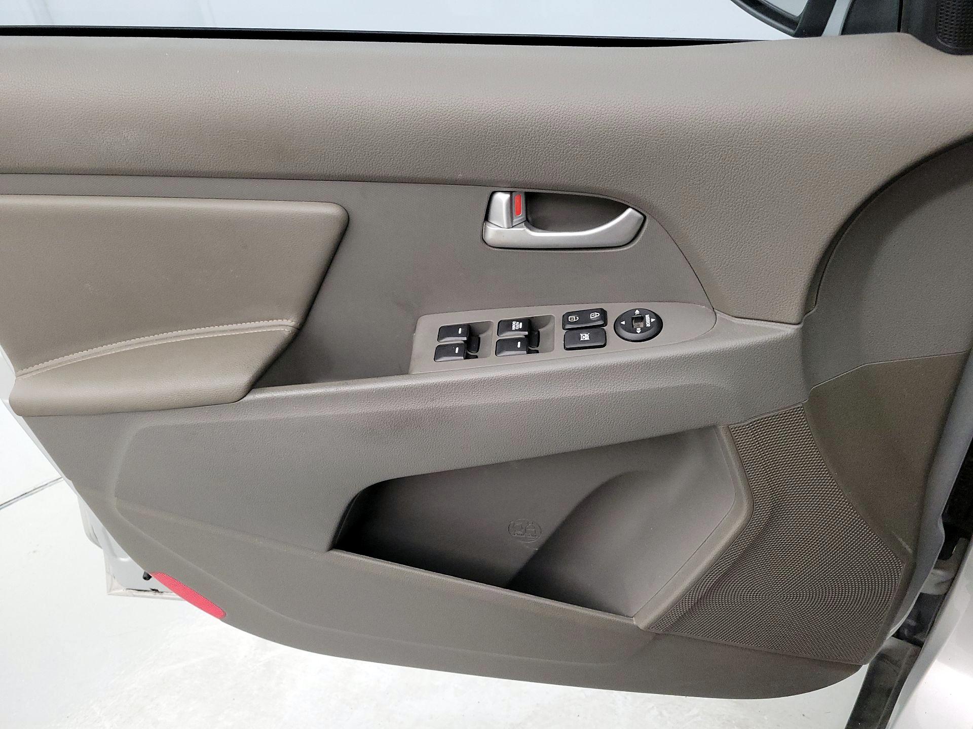 Thumbnail: 2014 Kia Sportage - 12