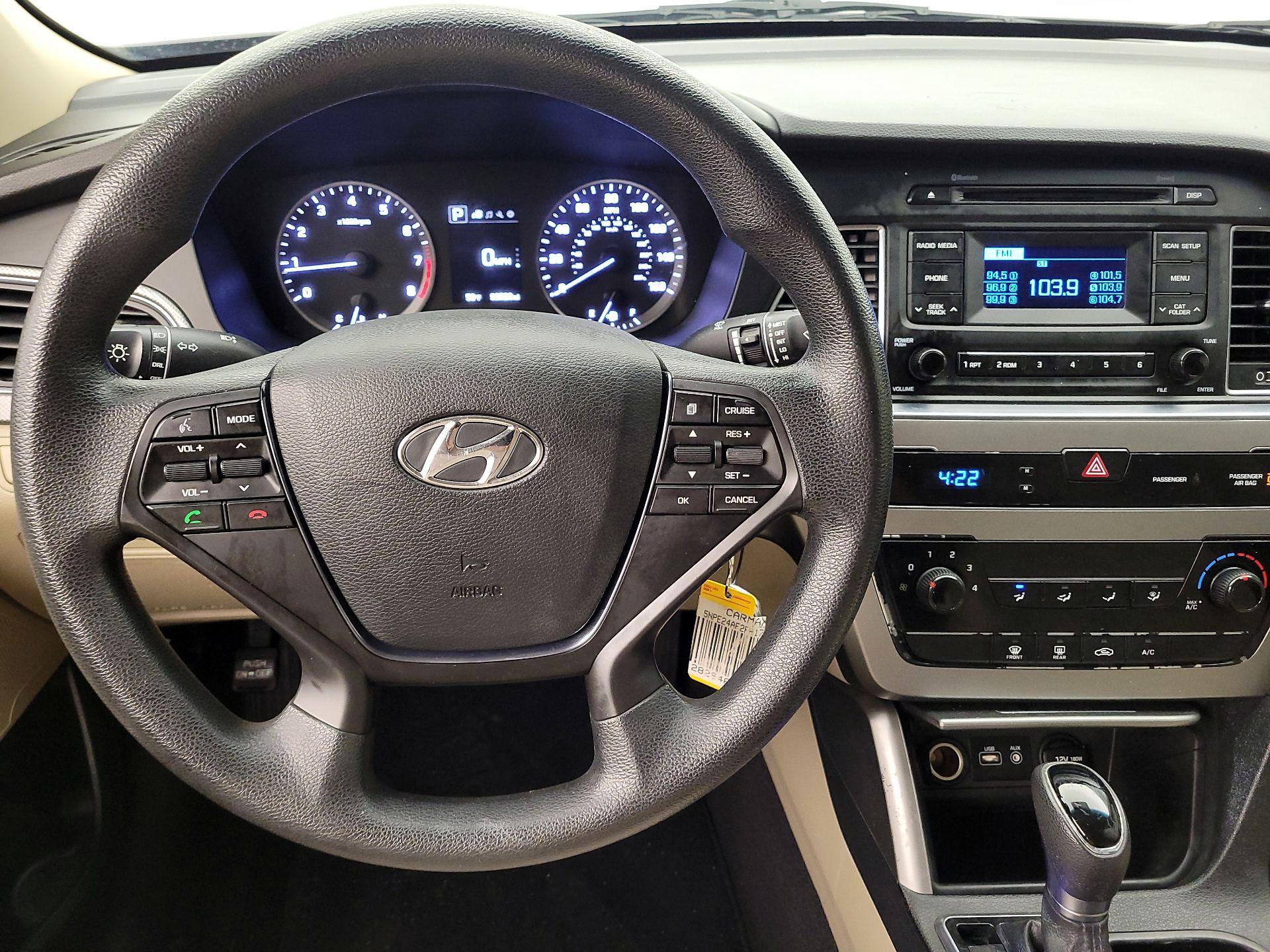 Thumbnail: 2015 Hyundai Sonata - 10