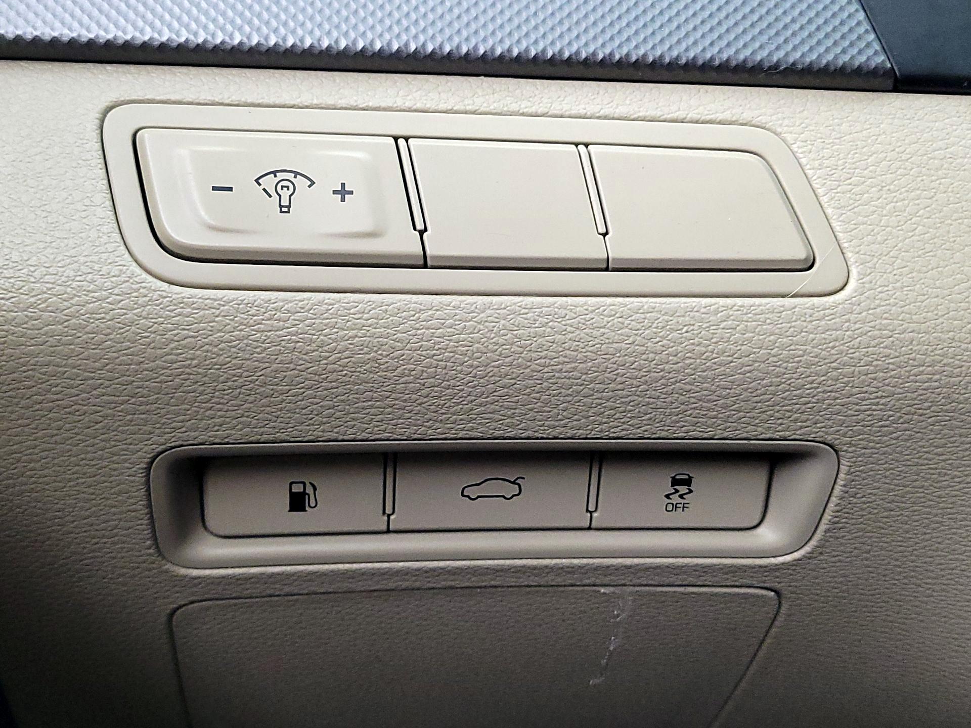 Thumbnail: 2015 Hyundai Sonata - 13